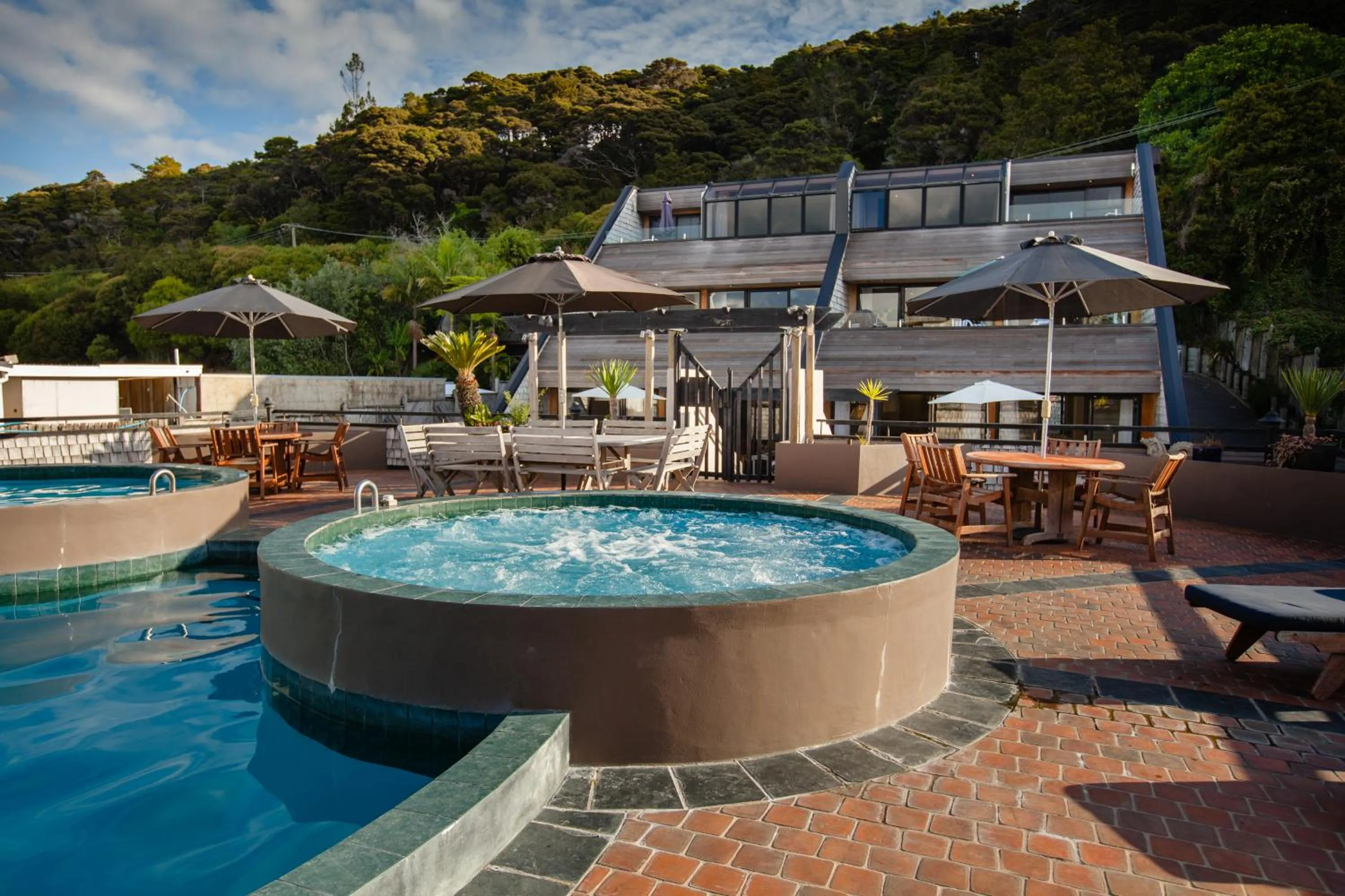 Swimming pool in Pioneer Waterfront Apartments