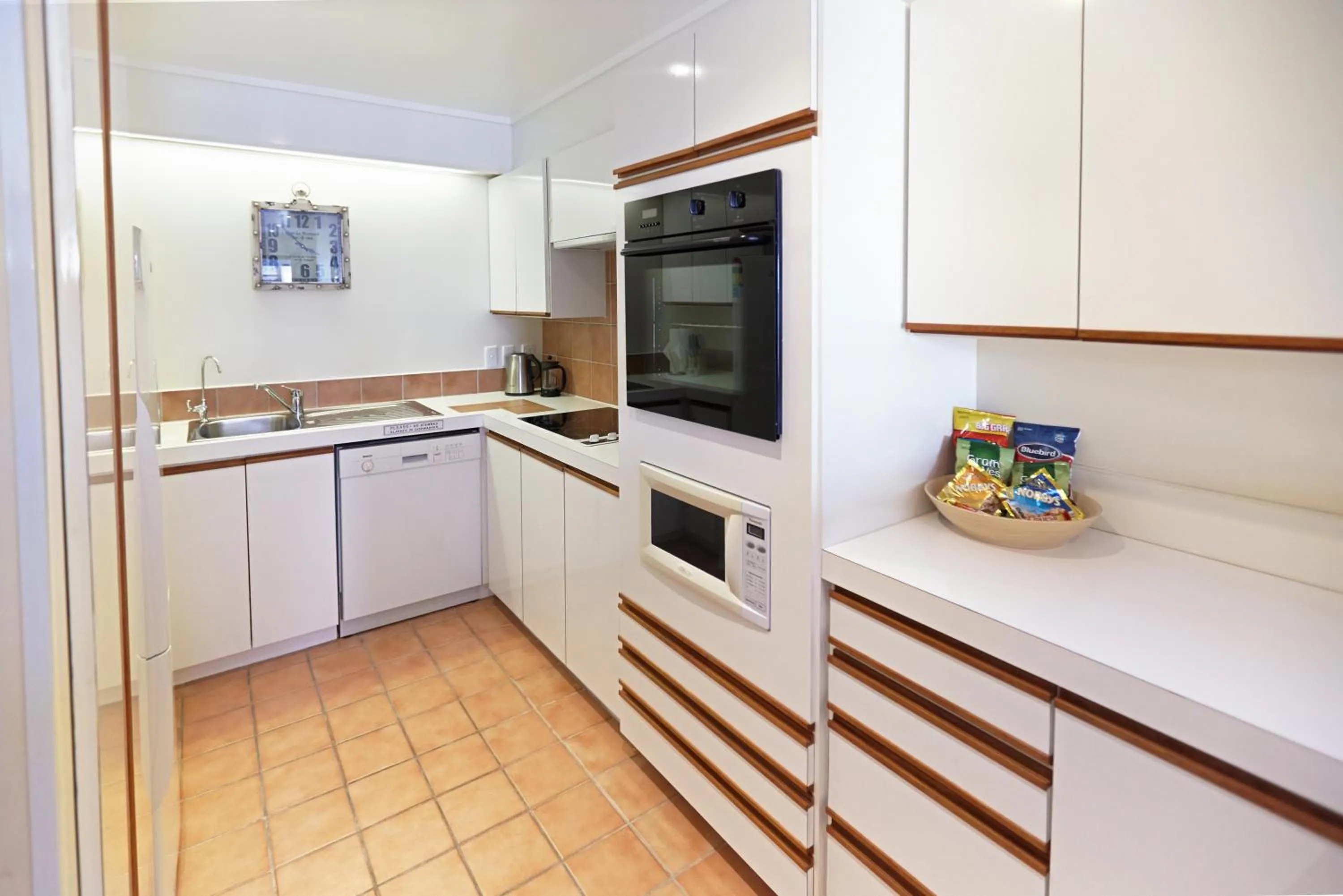 Kitchen or kitchenette in Pioneer Waterfront Apartments