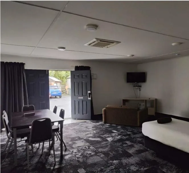 Bed in Hygate Motor Lodge