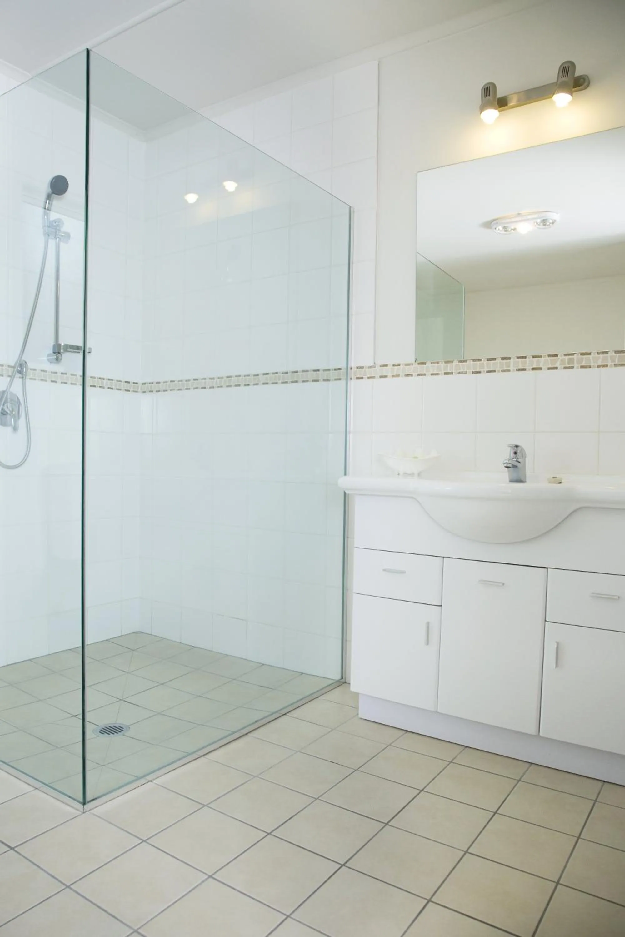 Shower in Hygate Motor Lodge