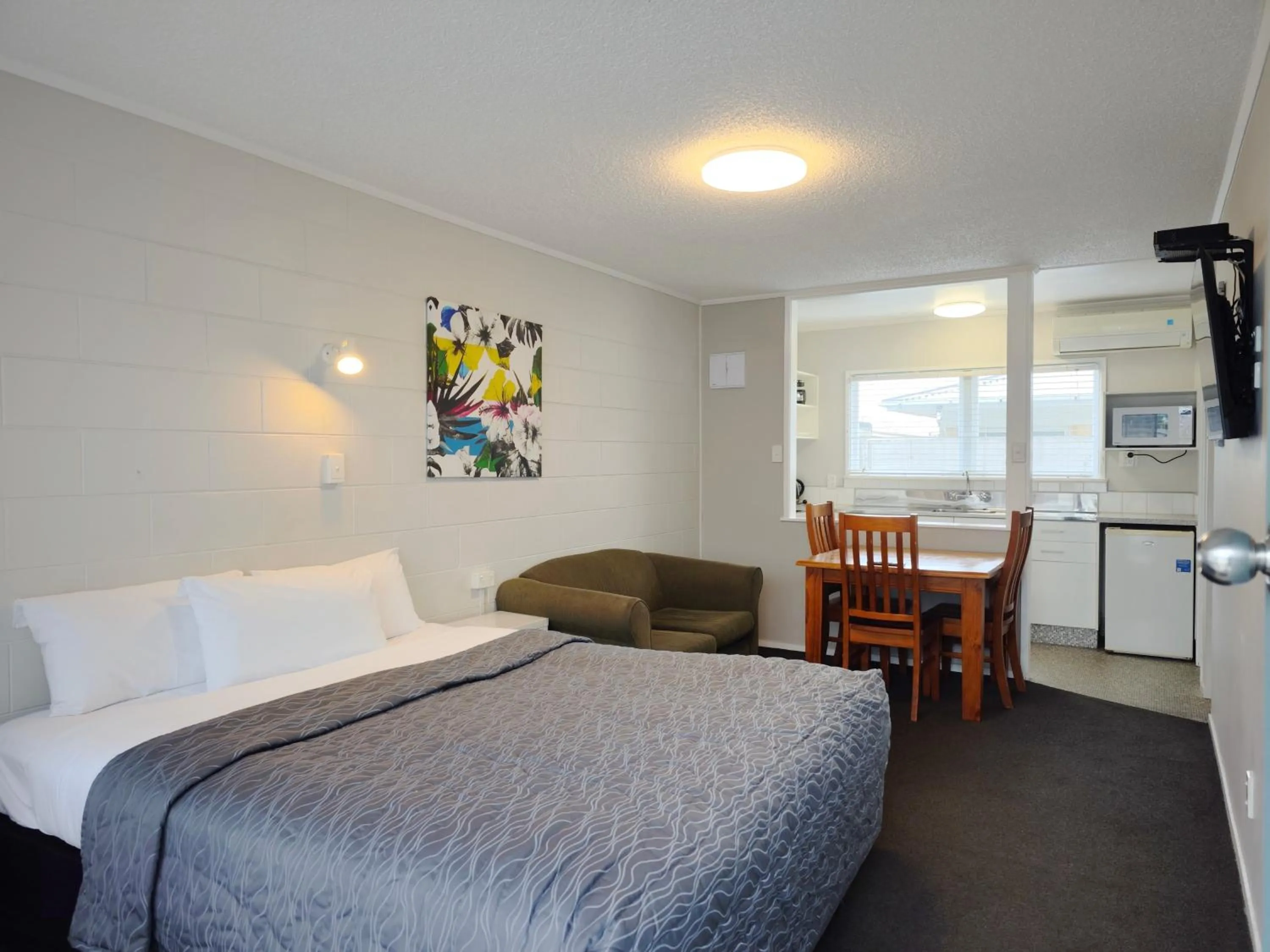 Bed in Continental Motel