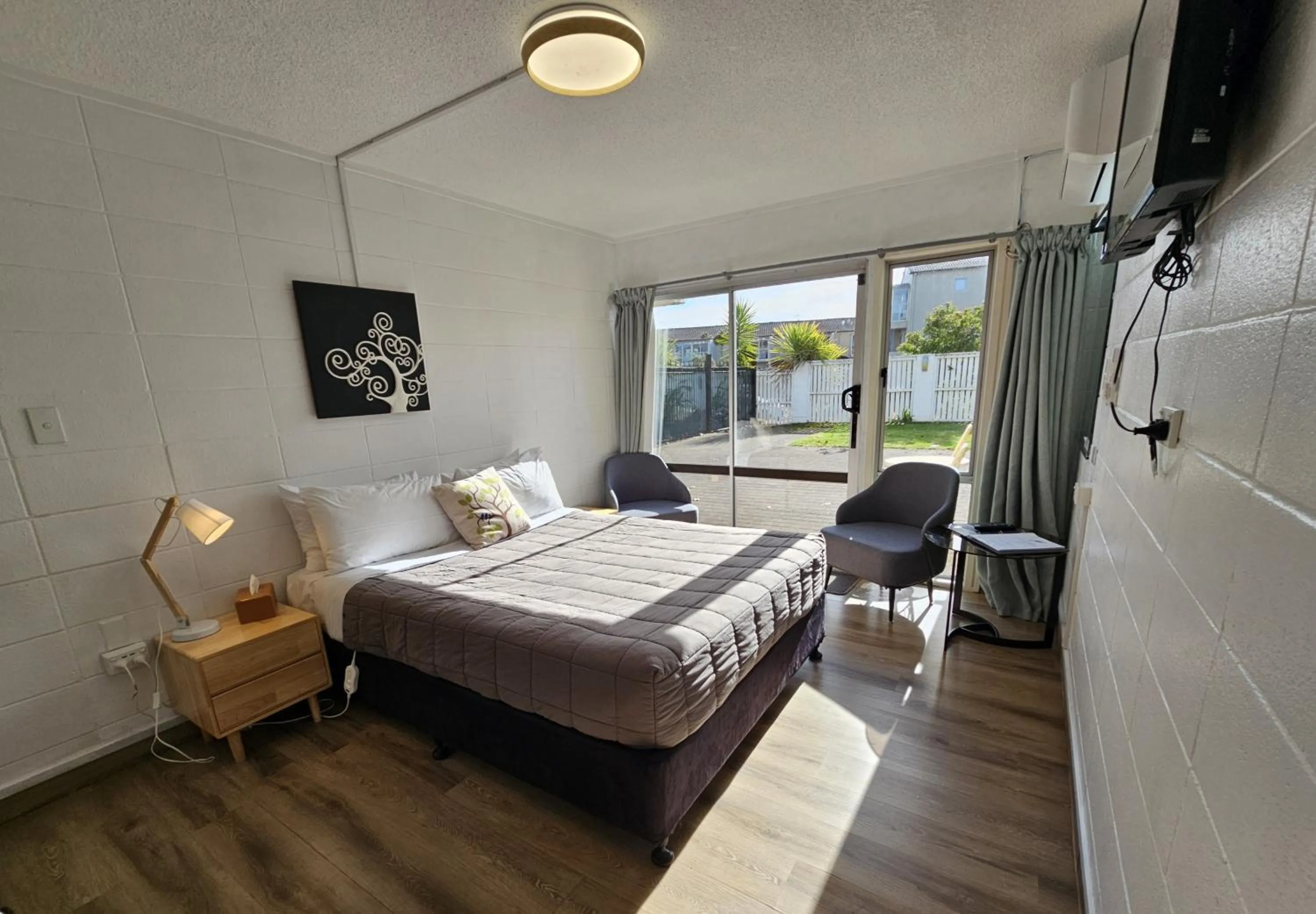 Bedroom, Bed in Tui Oaks Motel