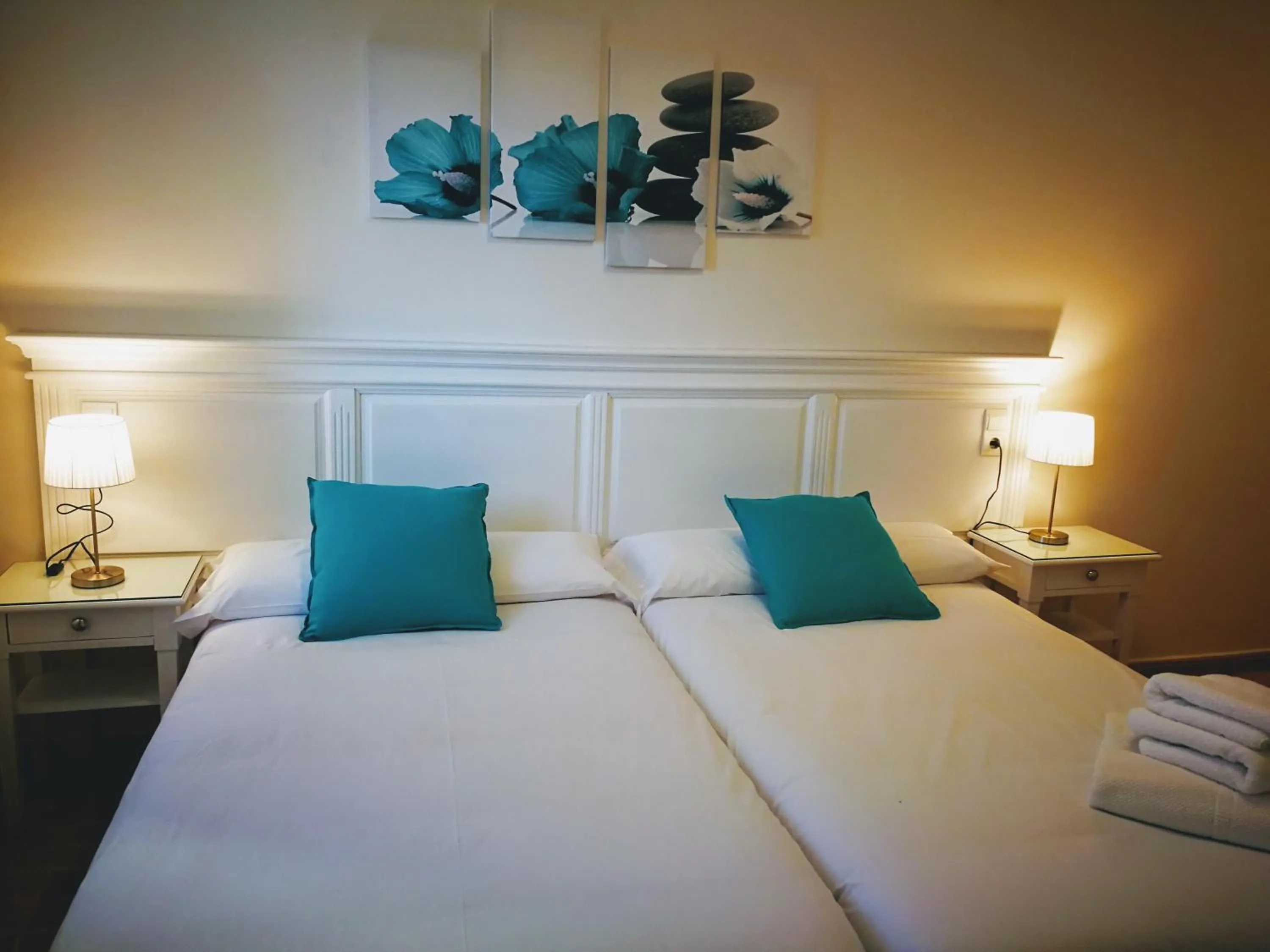 Bed in Hotel Ronda Moments