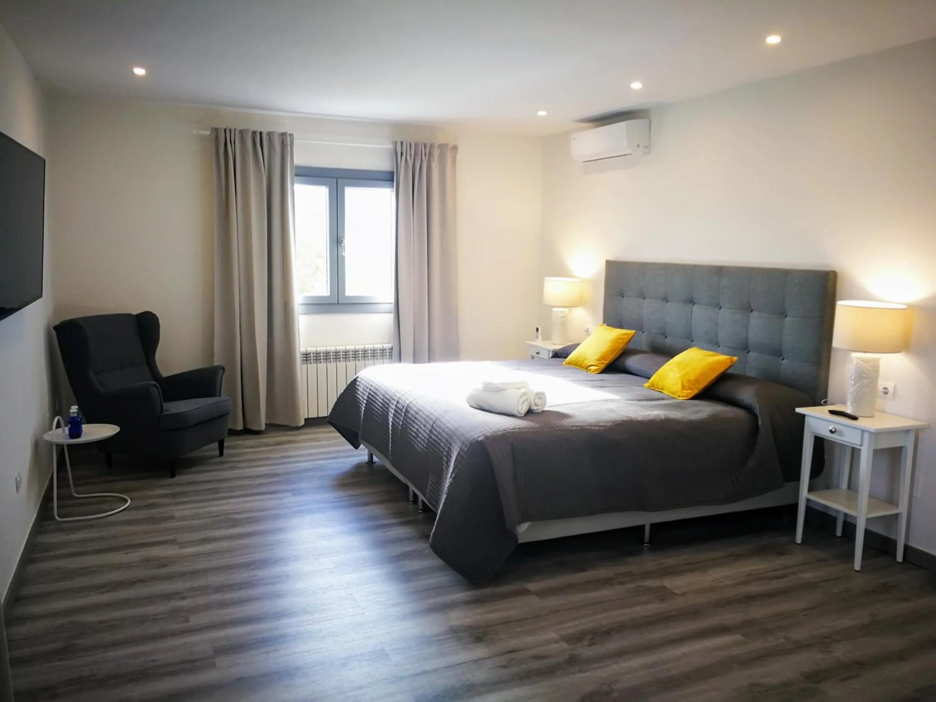 Bed in Hotel Ronda Moments