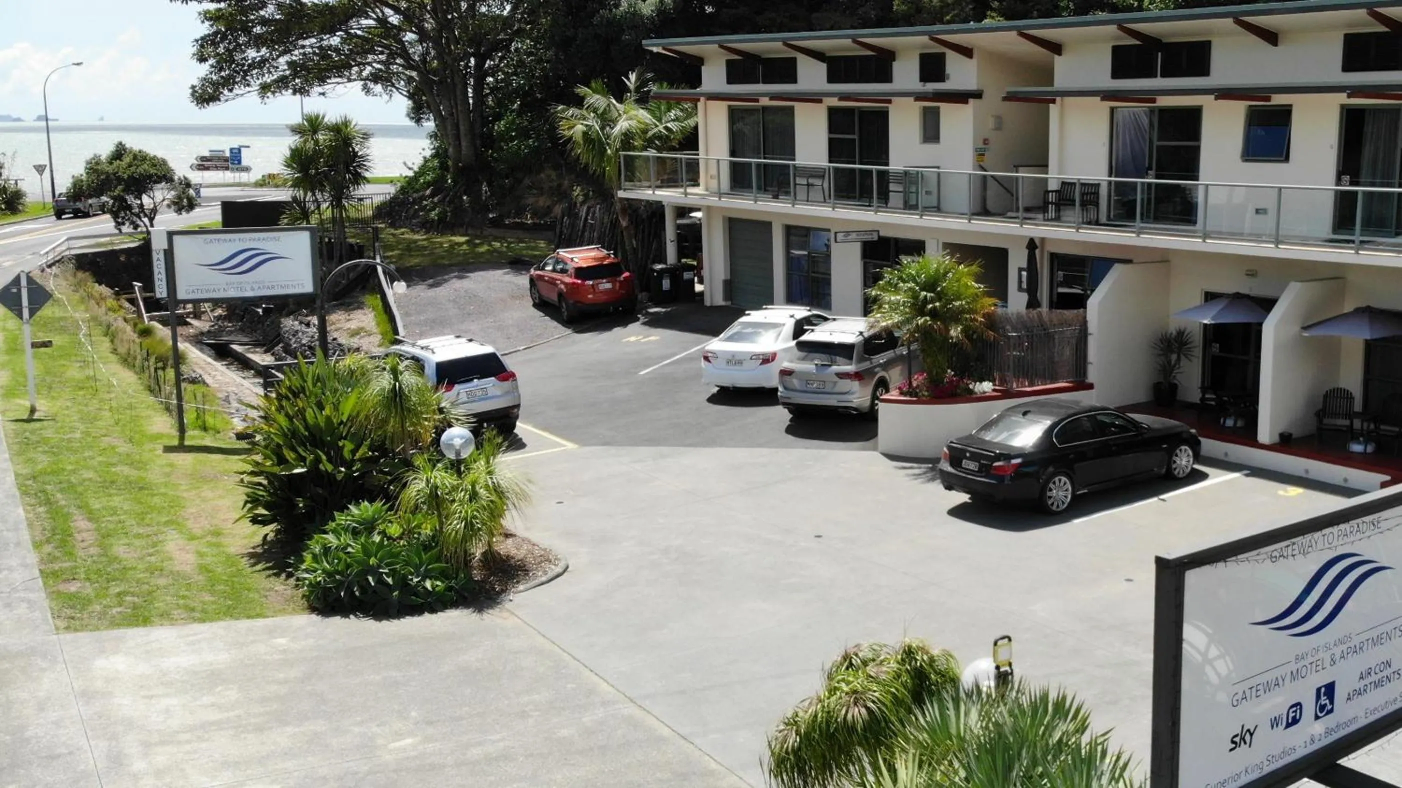 Property building in Bay of Islands Gateway Motel & Apartments