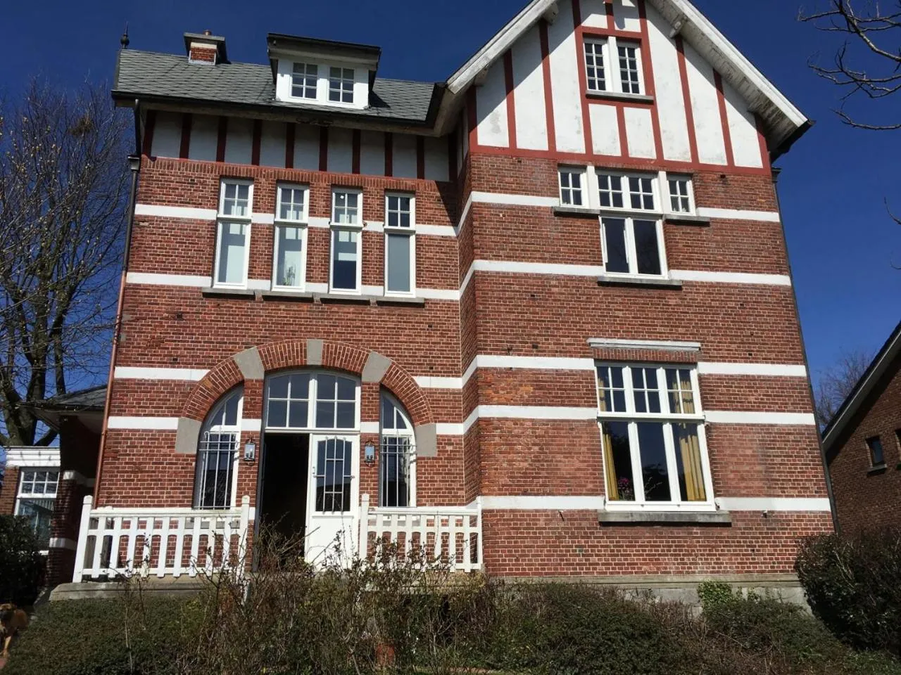 Facade/entrance in Maison Stout