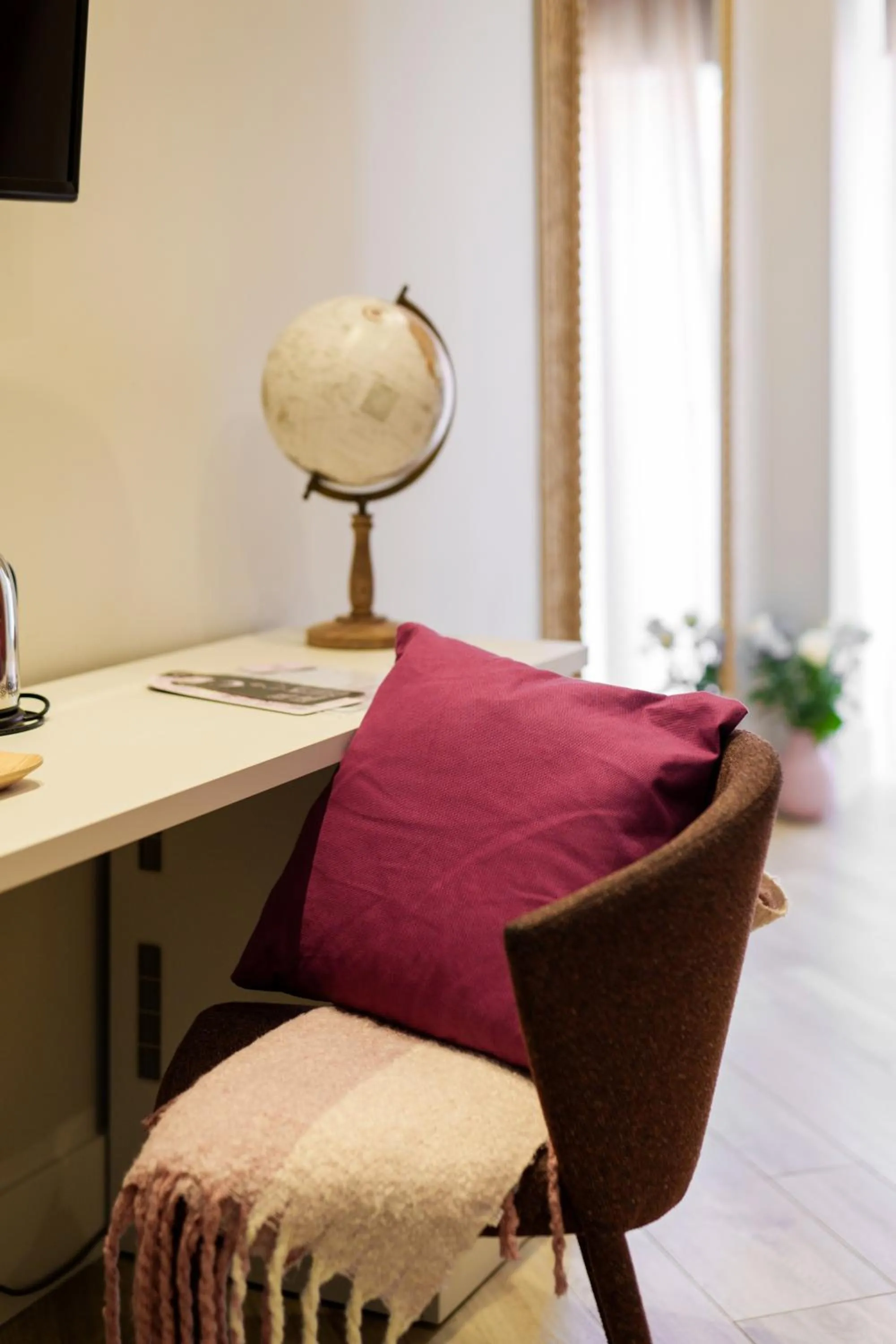 TV and multimedia in It's Room Naples