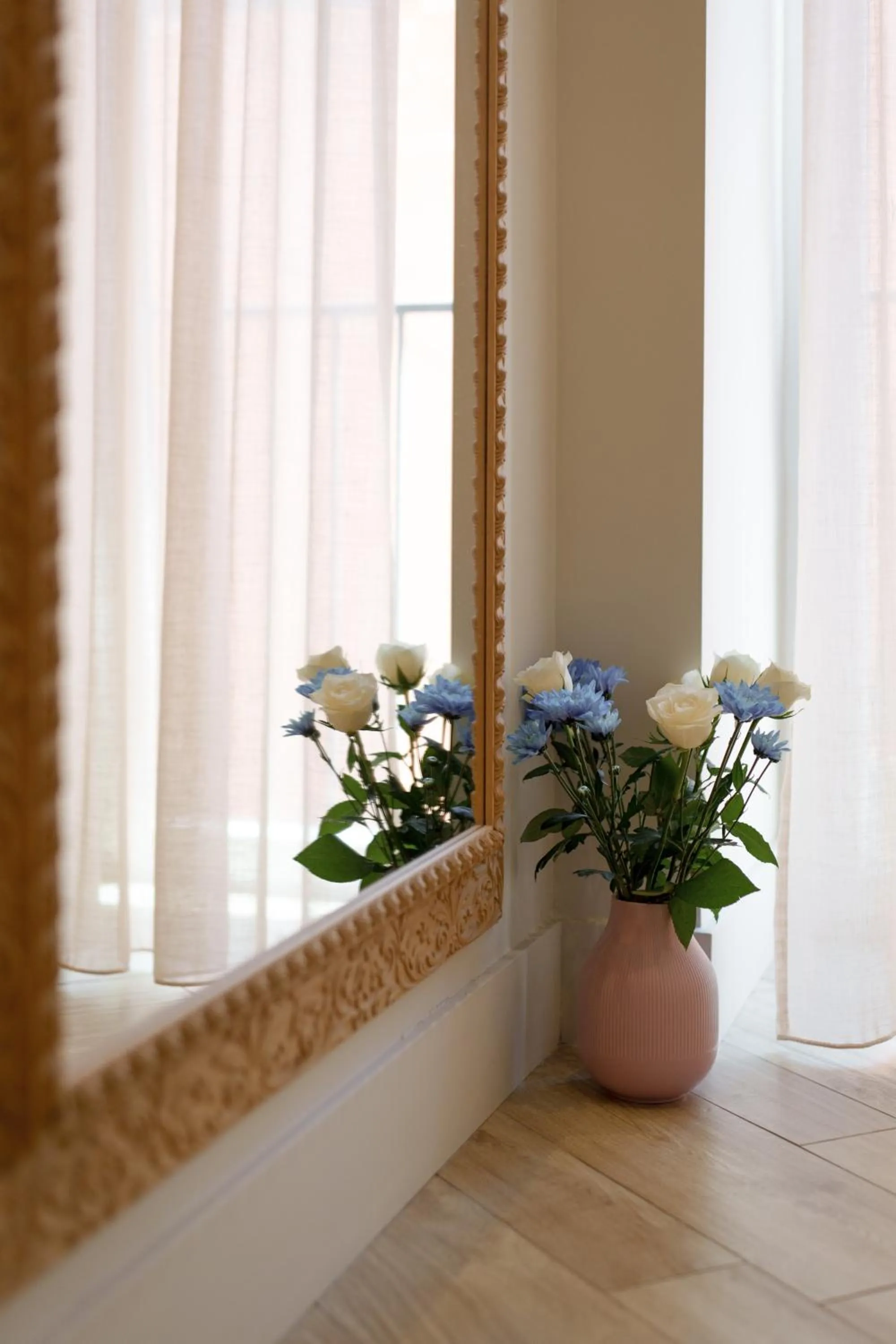 Decorative detail in It's Room Naples