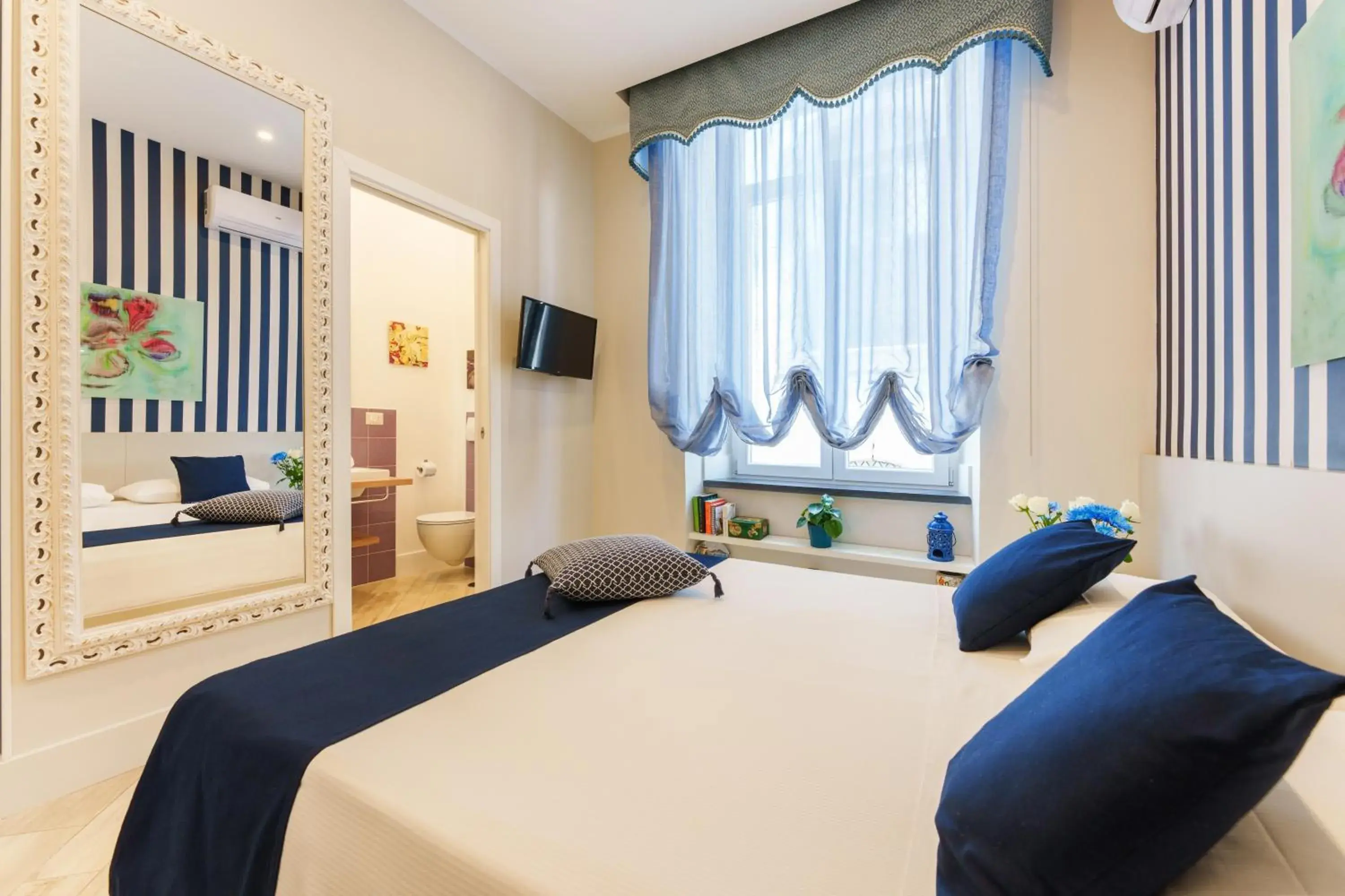 Superior Double Room in It's Room Naples Superior Double Room in It's Room Naples