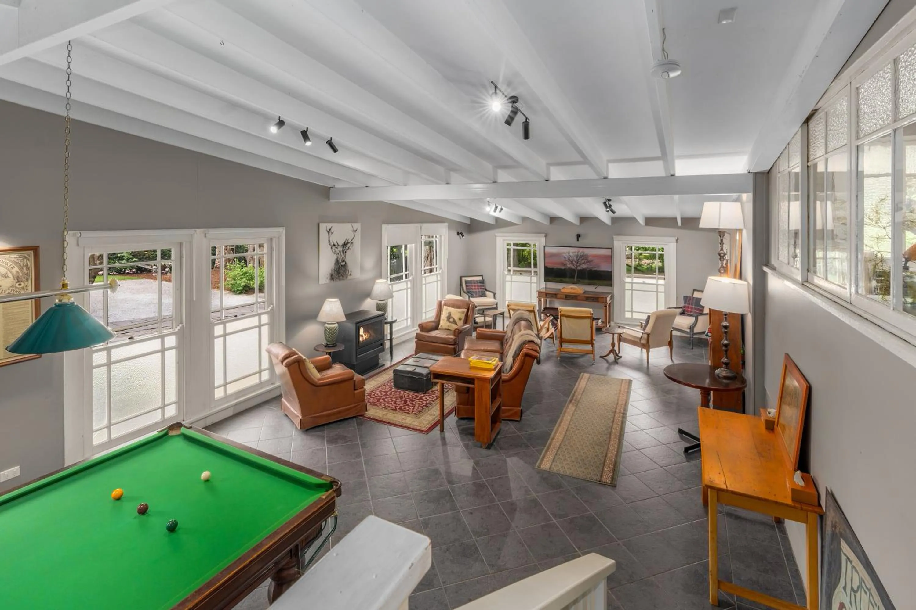 Communal lounge/ TV room in The Bundanoon Guest House