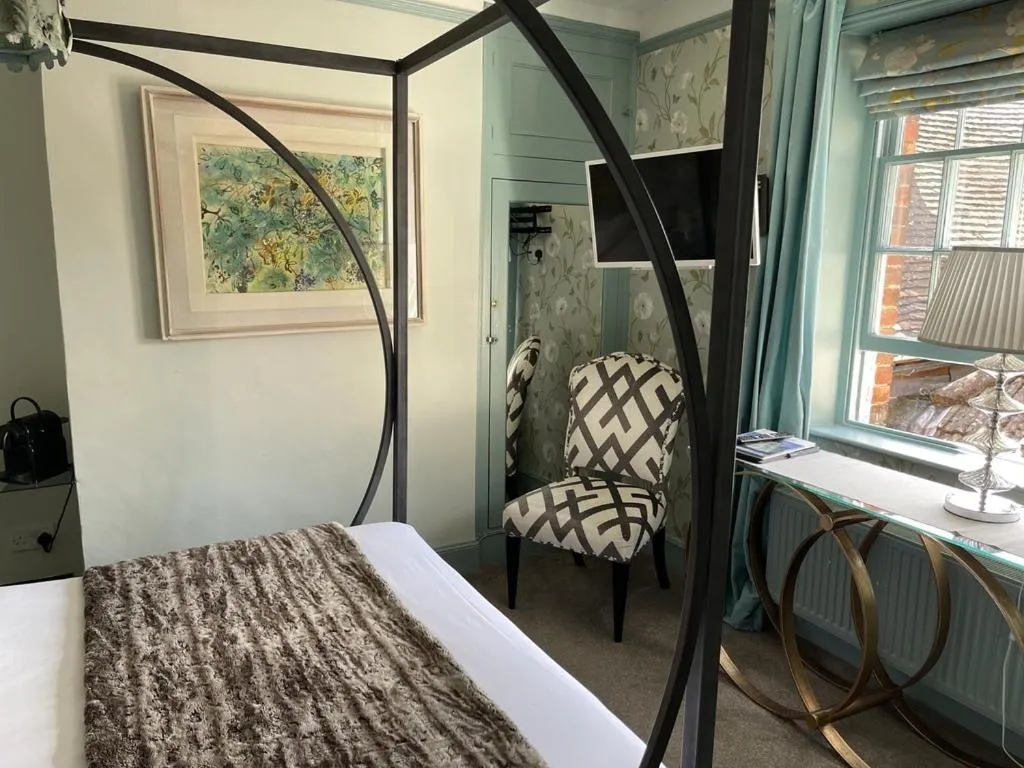 Bedroom, Bed in the kingsbury 7even 8ight