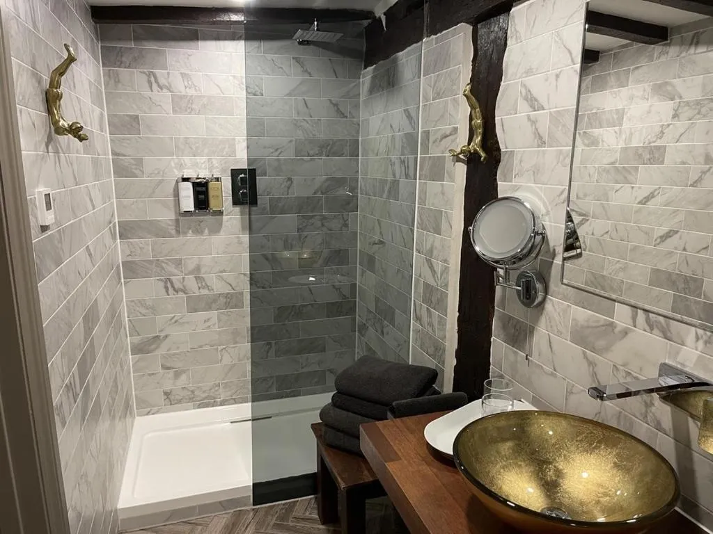 Bathroom in the kingsbury 7even 8ight