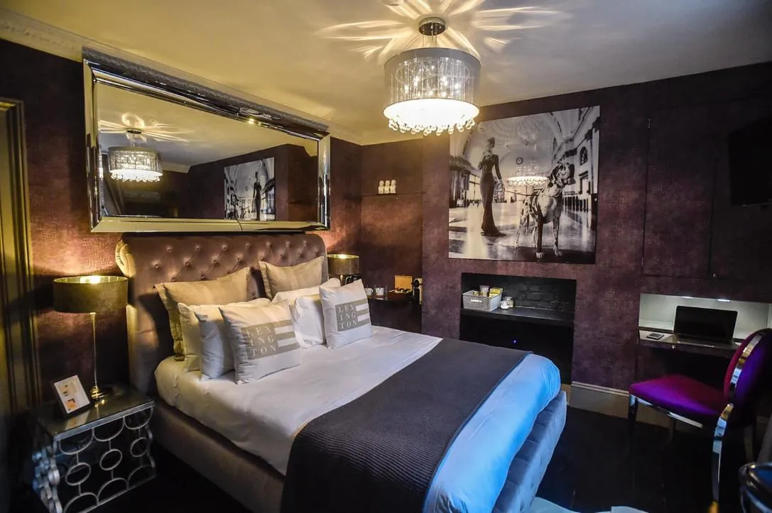 Bedroom, Bed in the kingsbury 7even 8ight