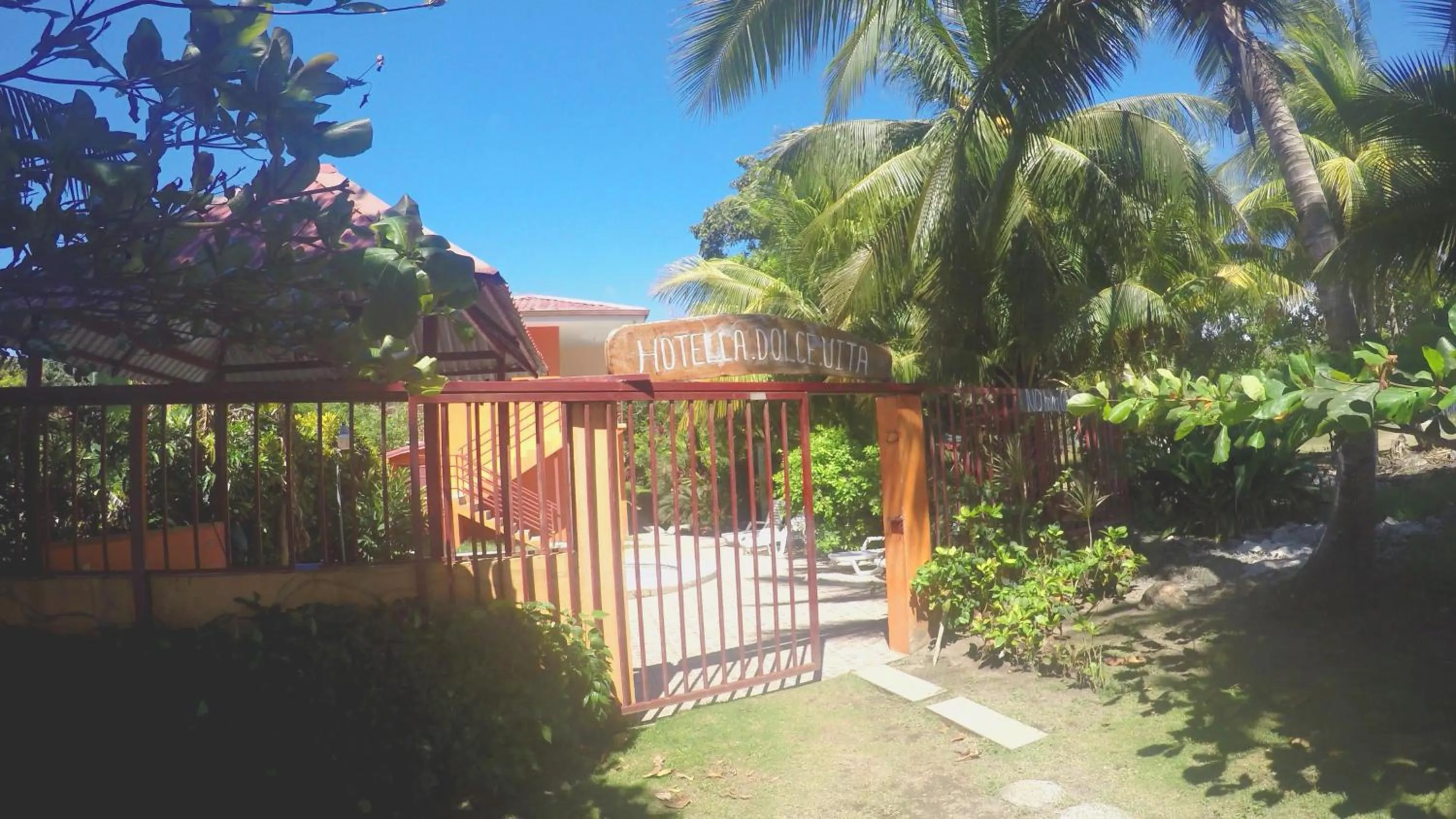 Facade/entrance in La Dolce Vita