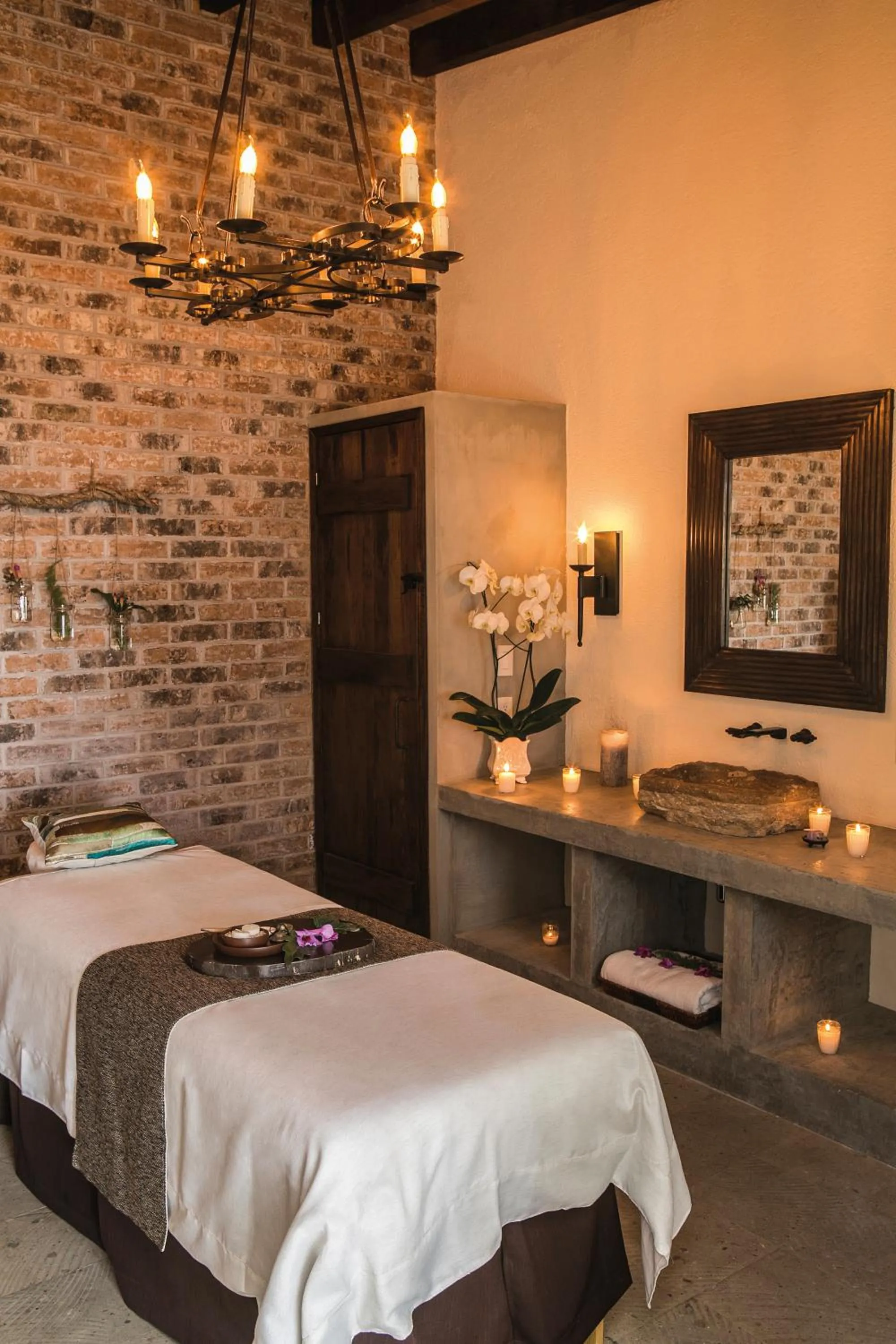 Massage, Bed in Casa de Sierra Nevada, A Belmond Hotel, San Miguel de Allende