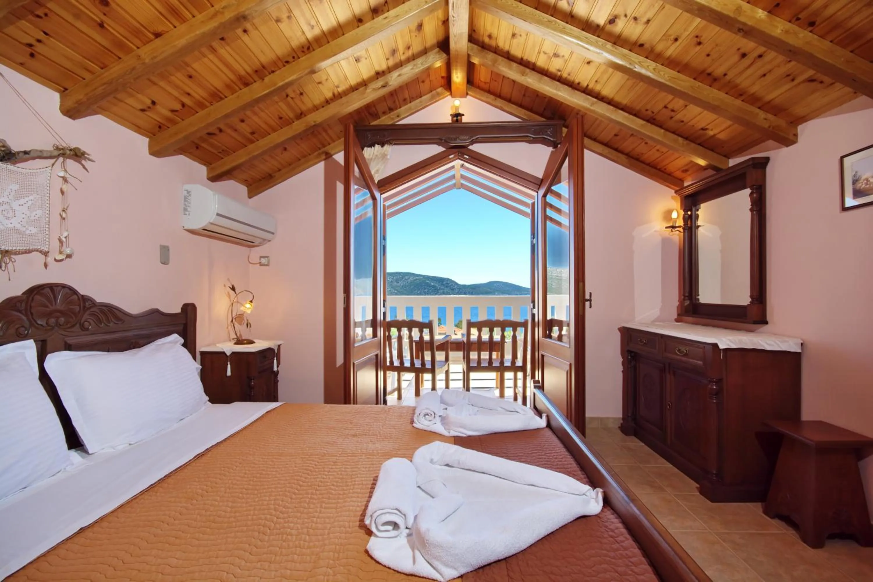 Bedroom, Bed in Pelagos Villas