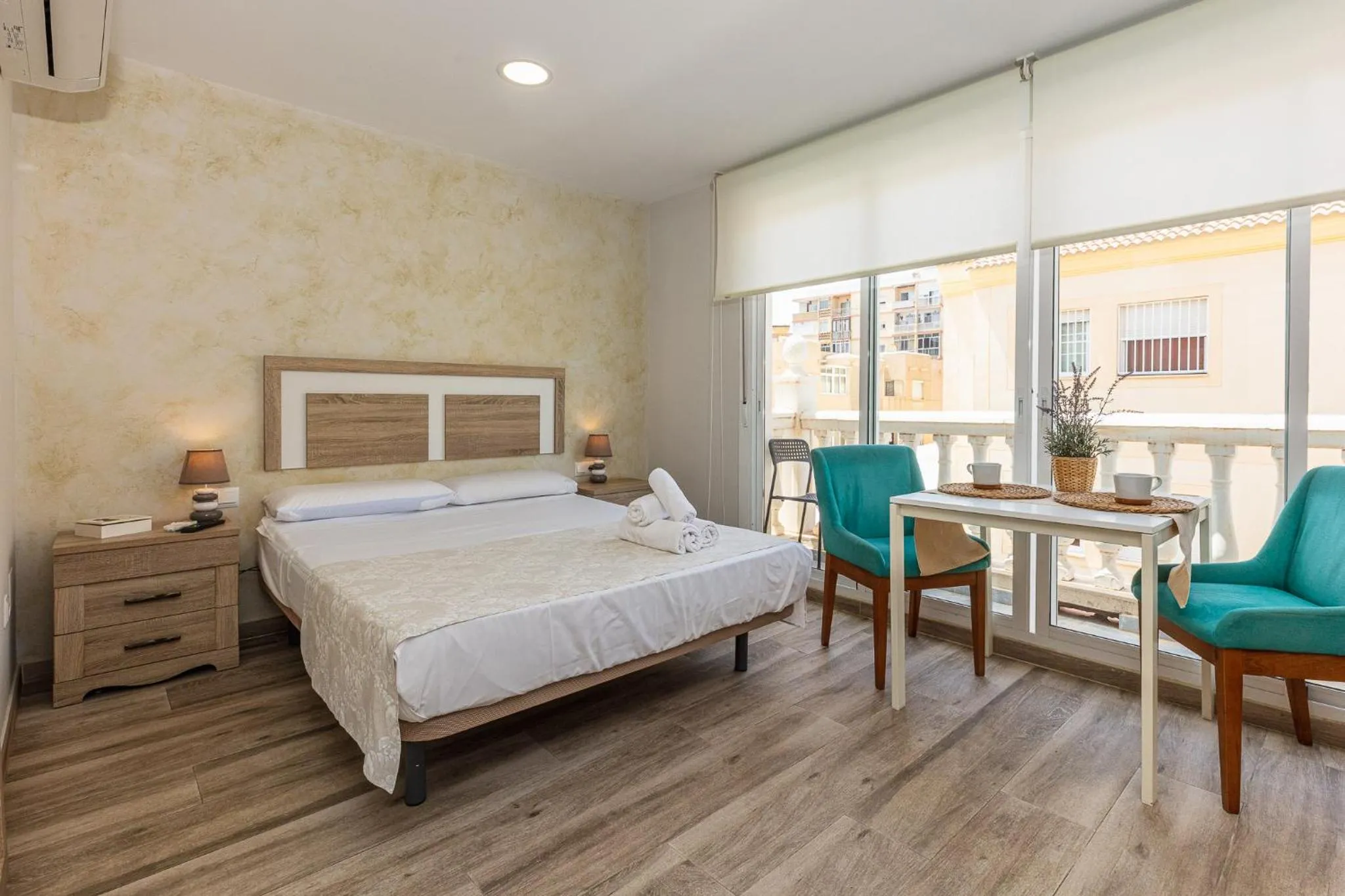Apartamentos Lola Beach