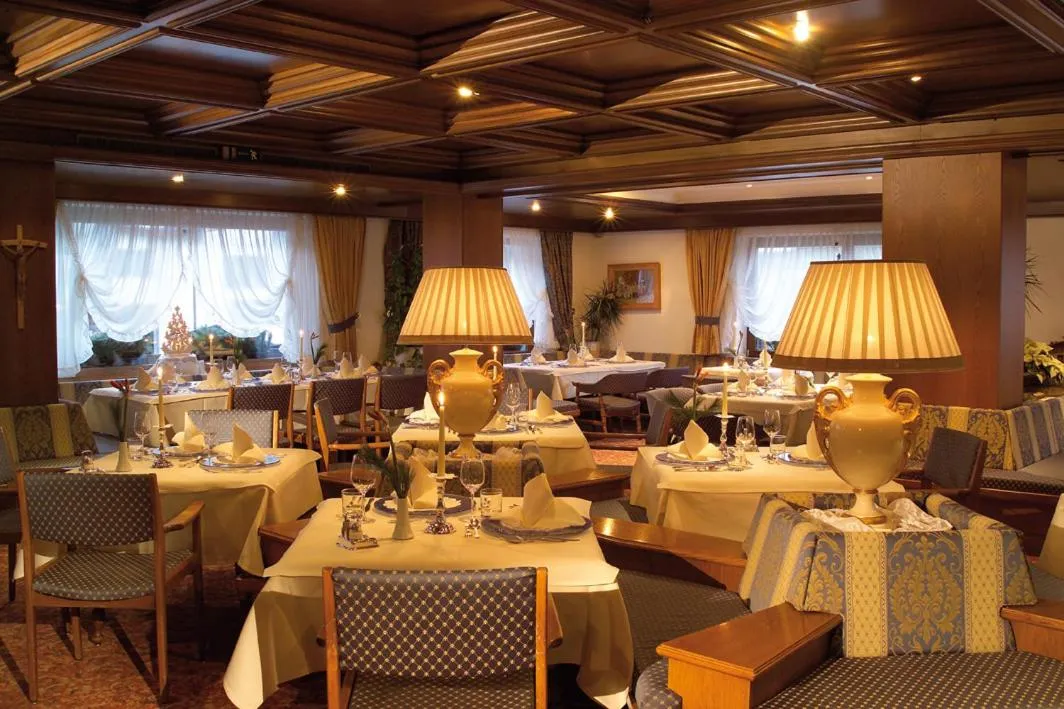 Restaurant/places to eat in Hotel Armin