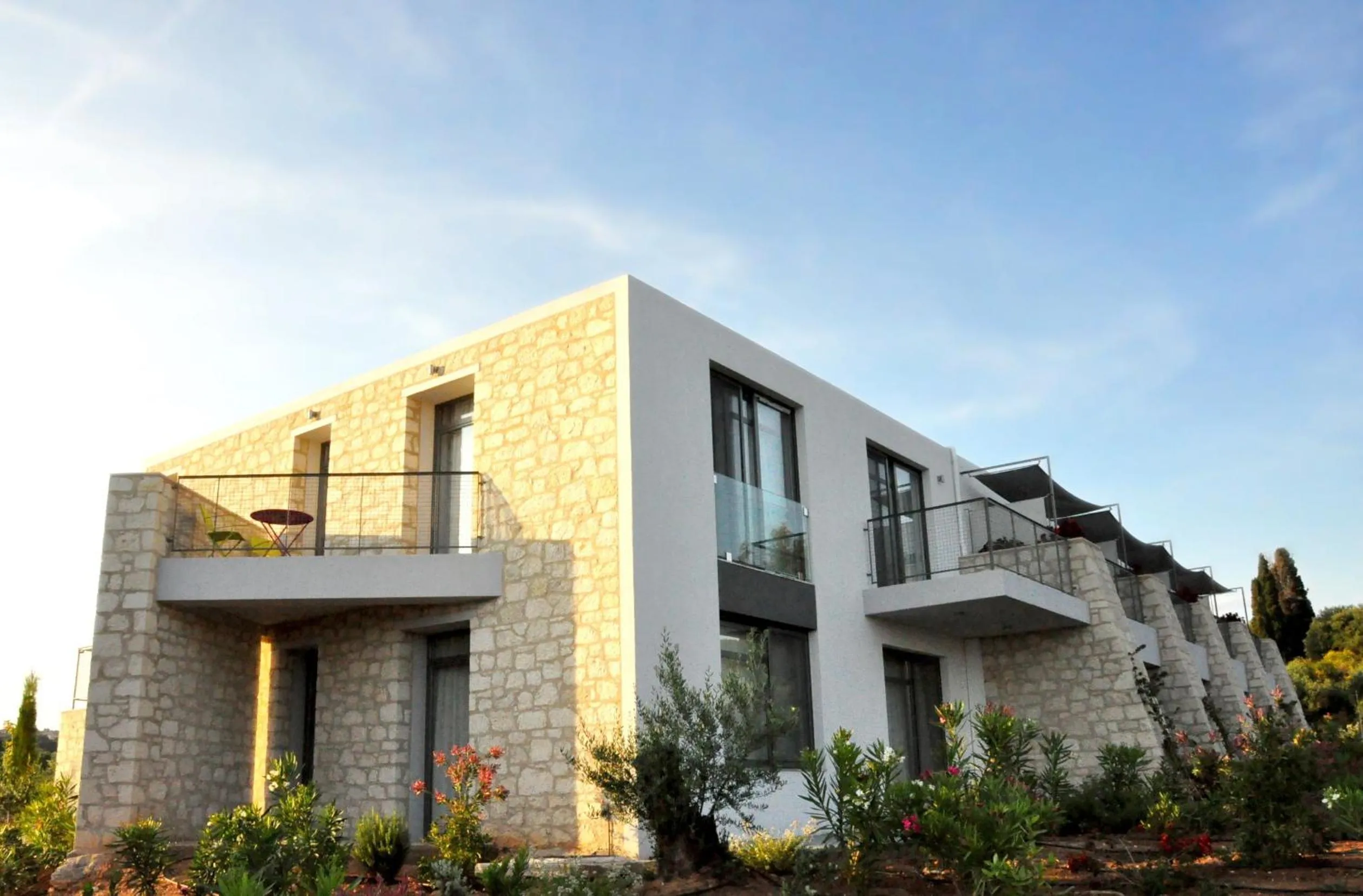 Facade/entrance in Leivatho Hotel