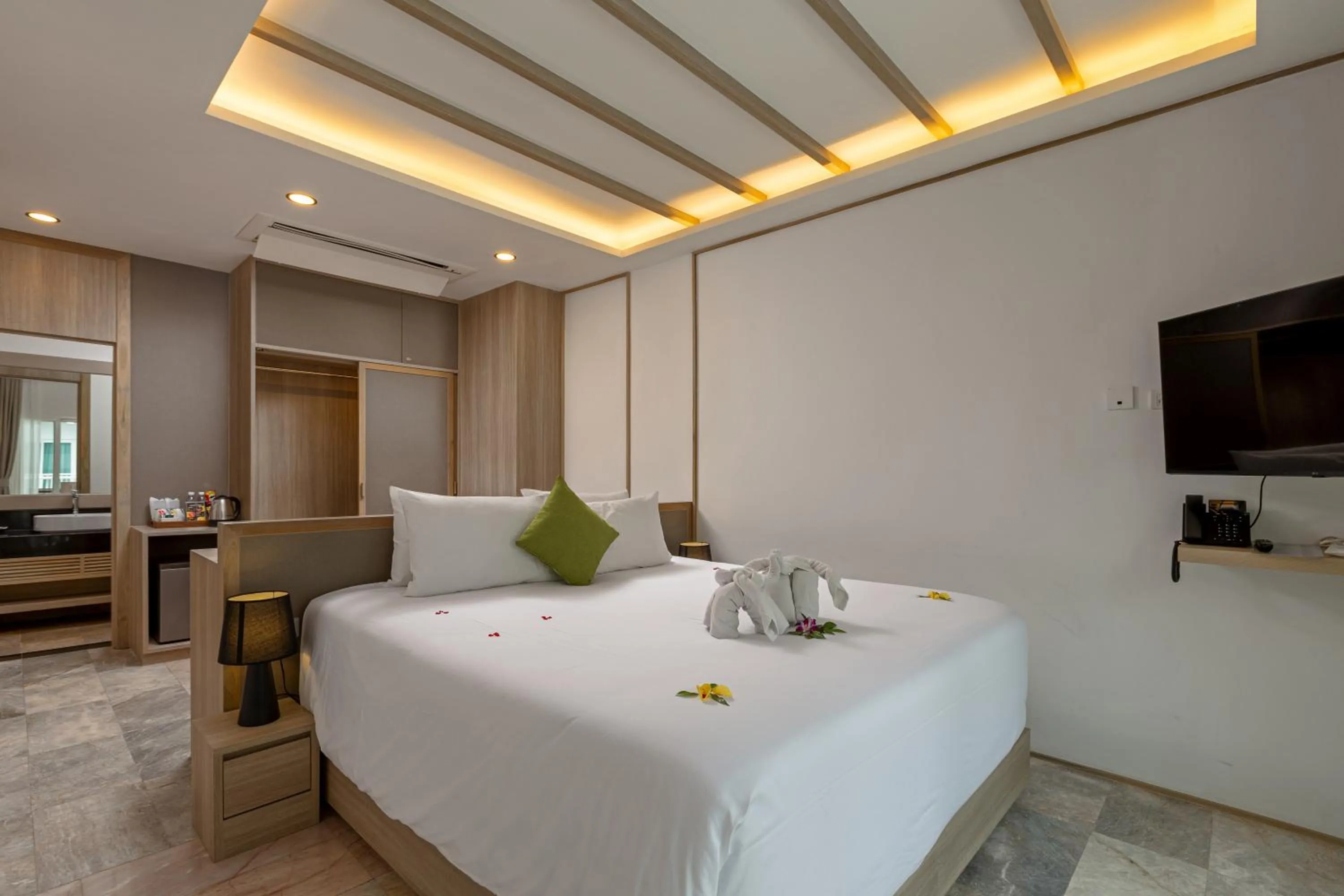 Bedroom, Bed in Phunawa Resort Phuket Karon Beach - SHA Plus