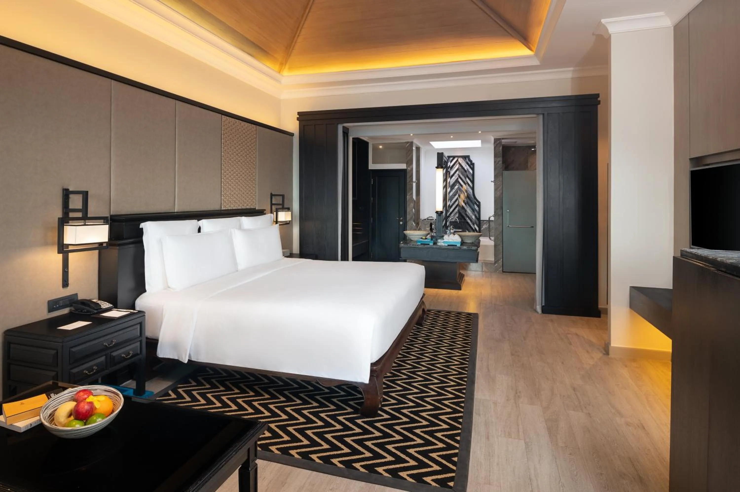 Bed in InterContinental Pattaya Resort by IHG