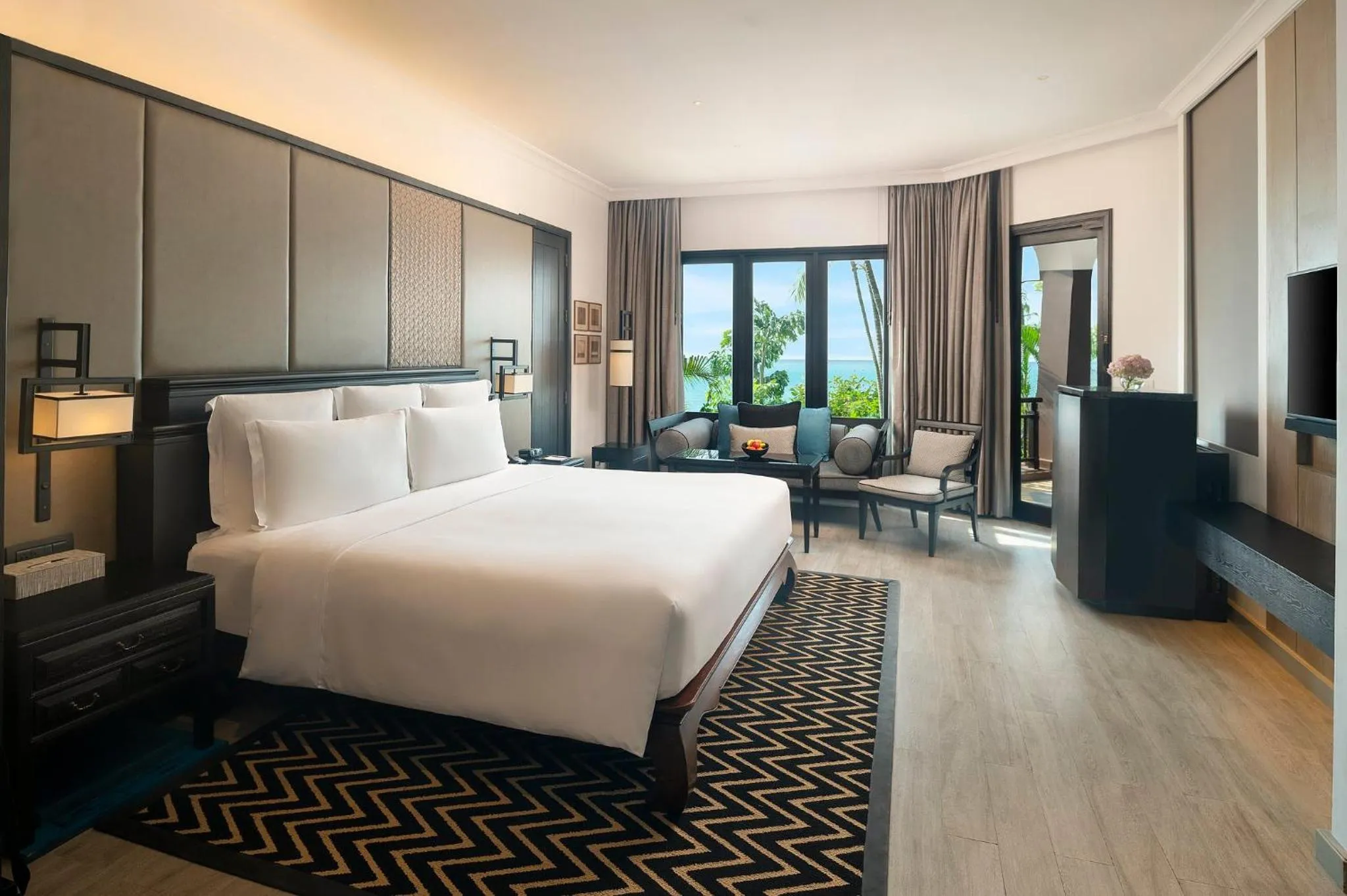 Photo of the whole room, Bed in InterContinental Pattaya Resort by IHG