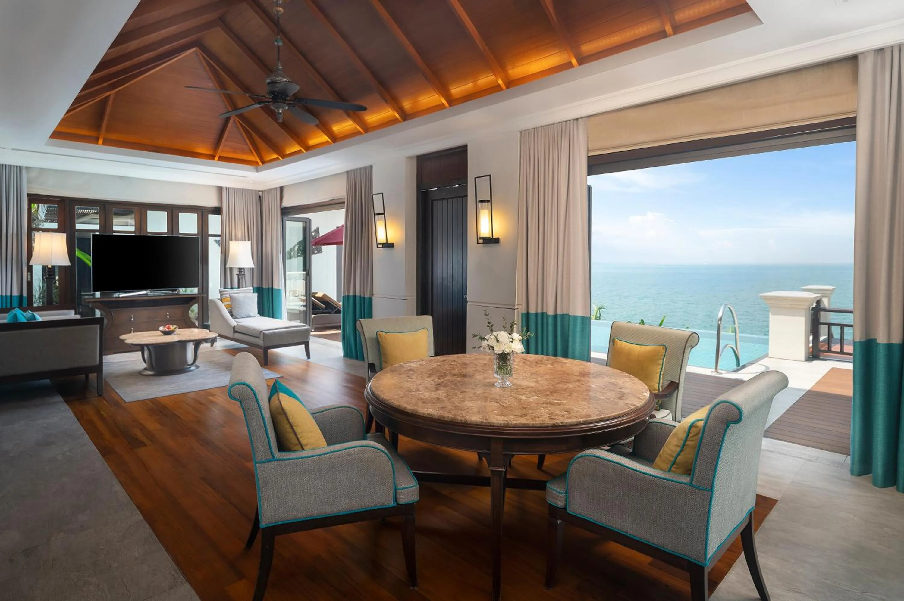 Photo of the whole room in InterContinental Pattaya Resort by IHG