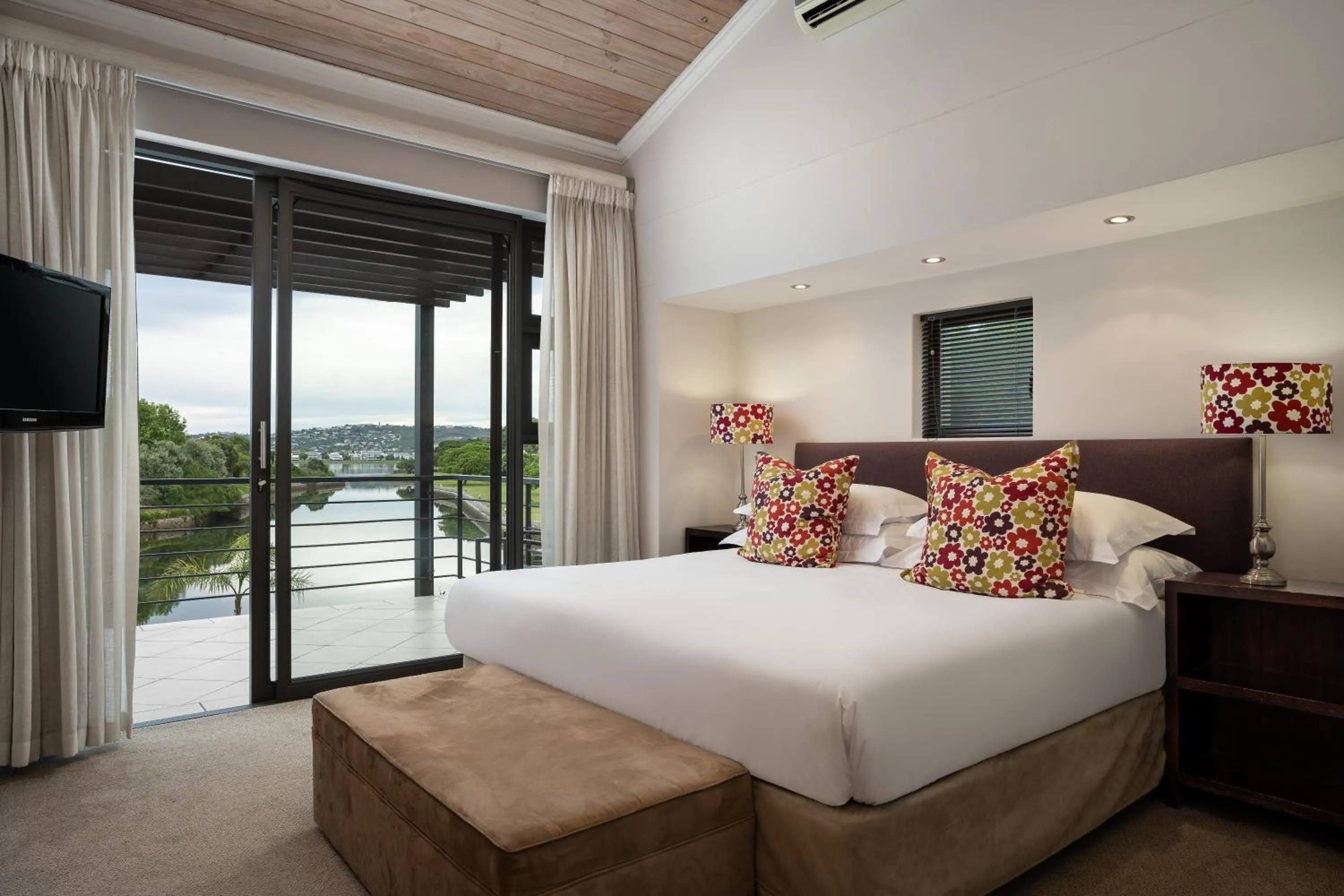 Bedroom, Bed in Premier Resort The Moorings, Knysna