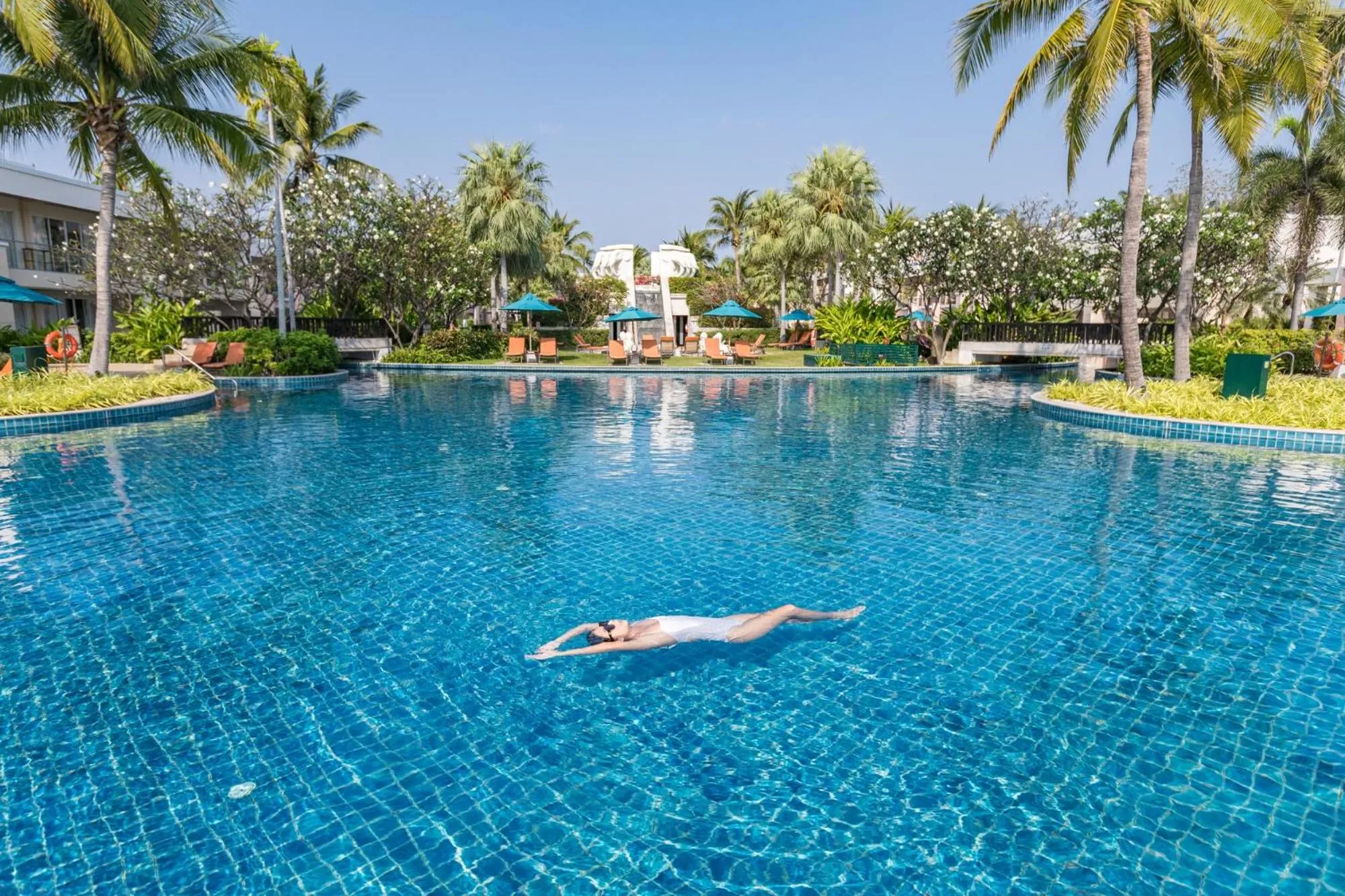 Swimming pool in Sheraton Hua Hin Resort & Spa
