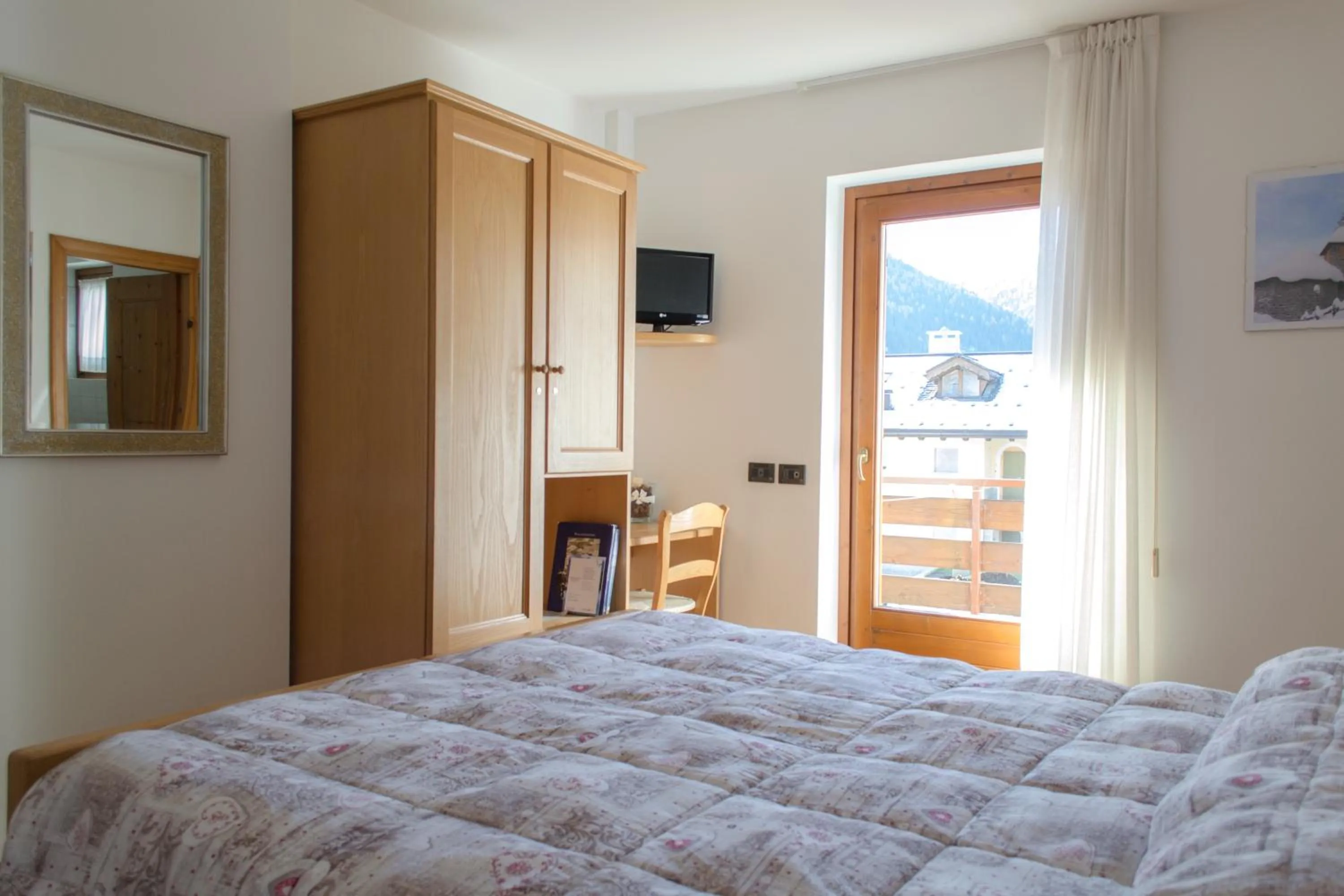 Bedroom, Bed in Meublè Rosalpina