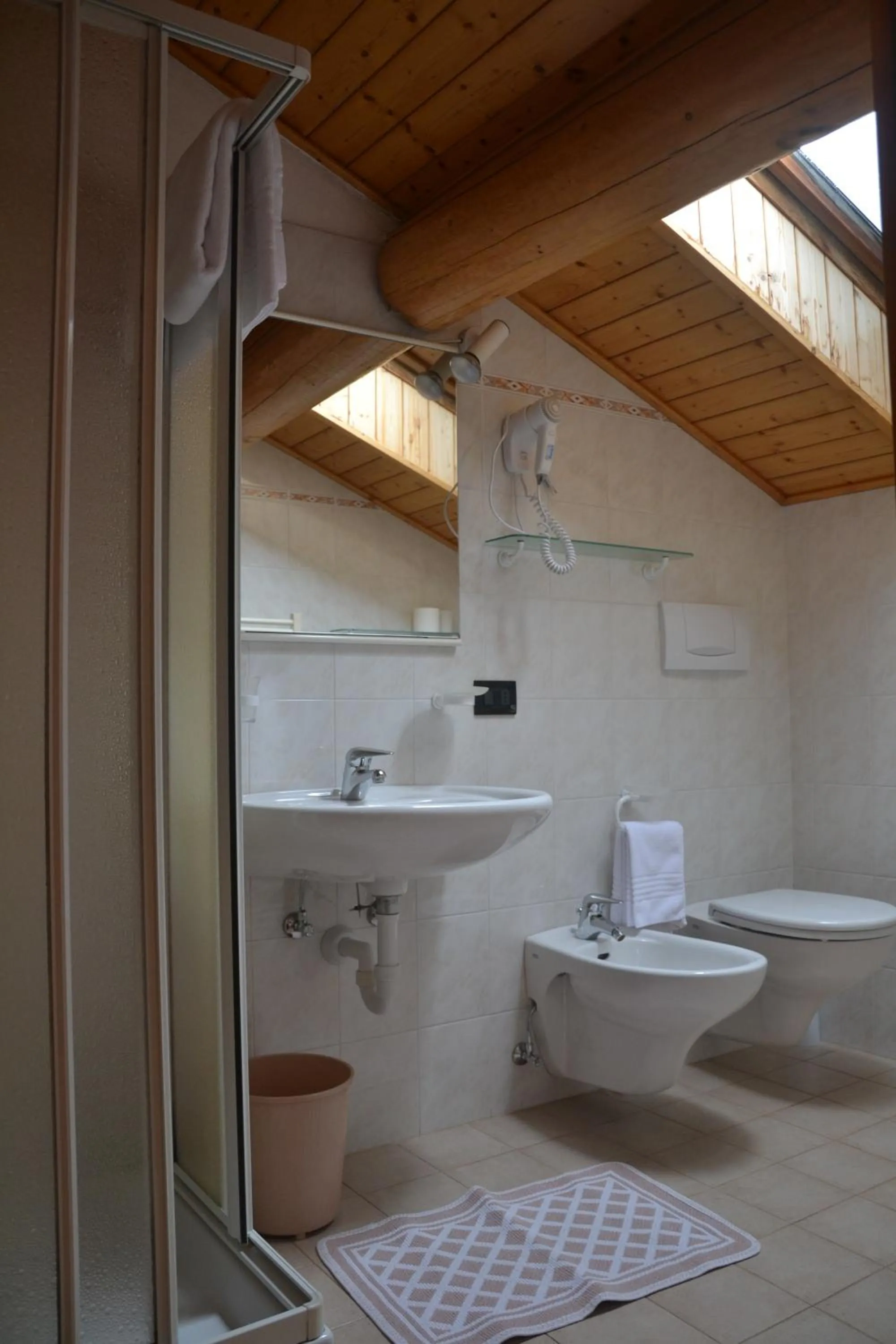 Bathroom in Meublè Rosalpina