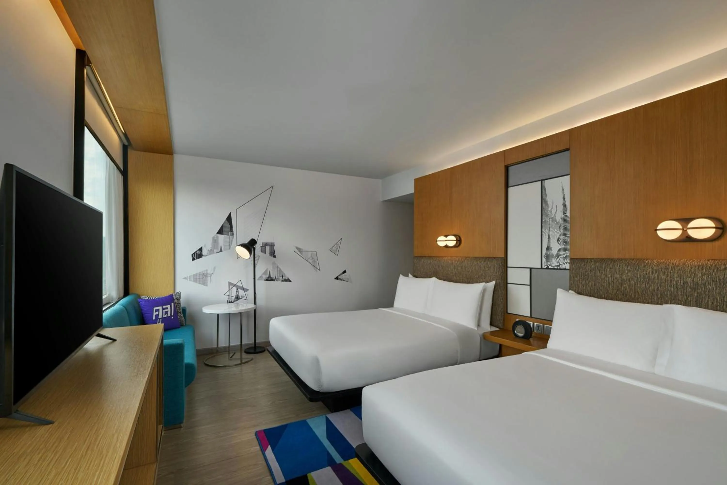 Photo of the whole room, Bed in Aloft Bangkok - Sukhumvit 11