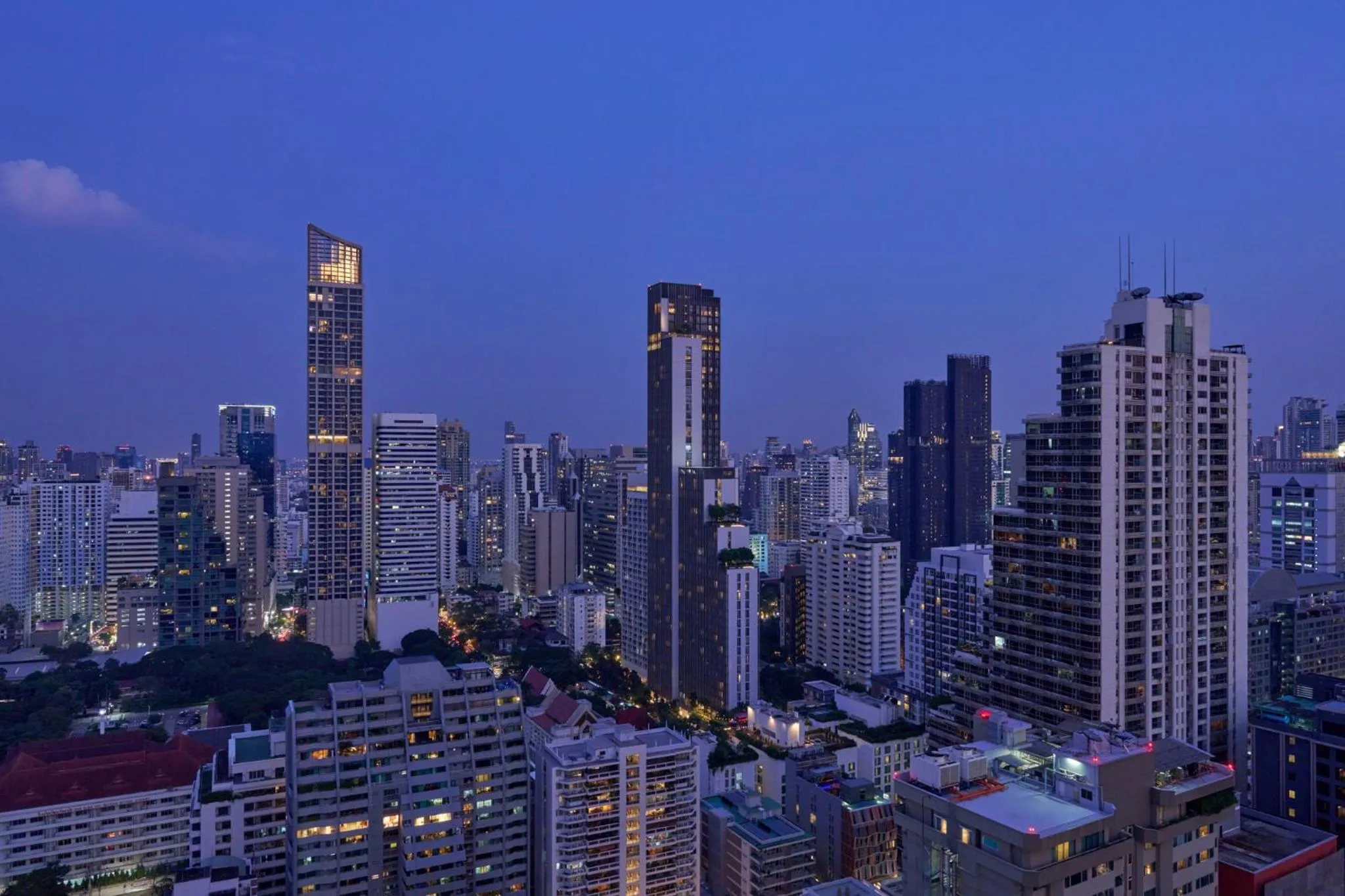 Night in Aloft Bangkok - Sukhumvit 11