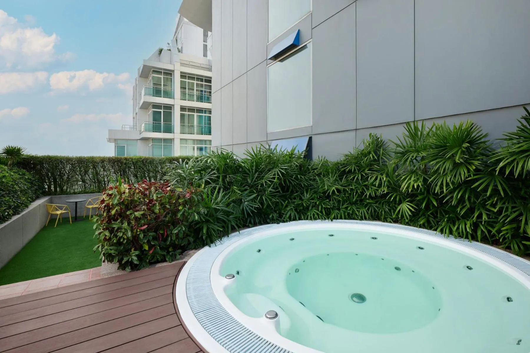 Patio in Aloft Bangkok - Sukhumvit 11