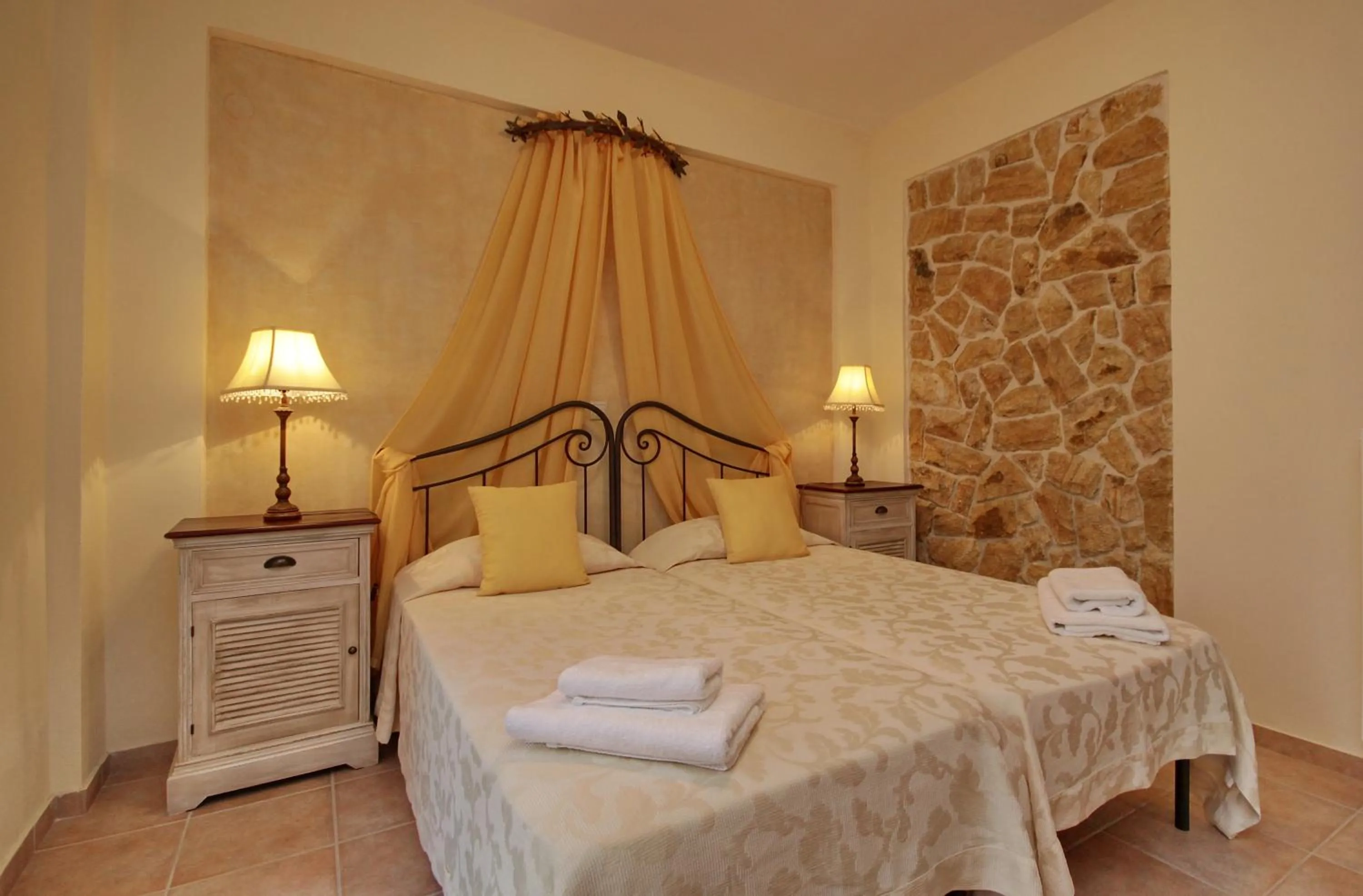 Photo of the whole room, Bed in Corfu Sokraki Villas