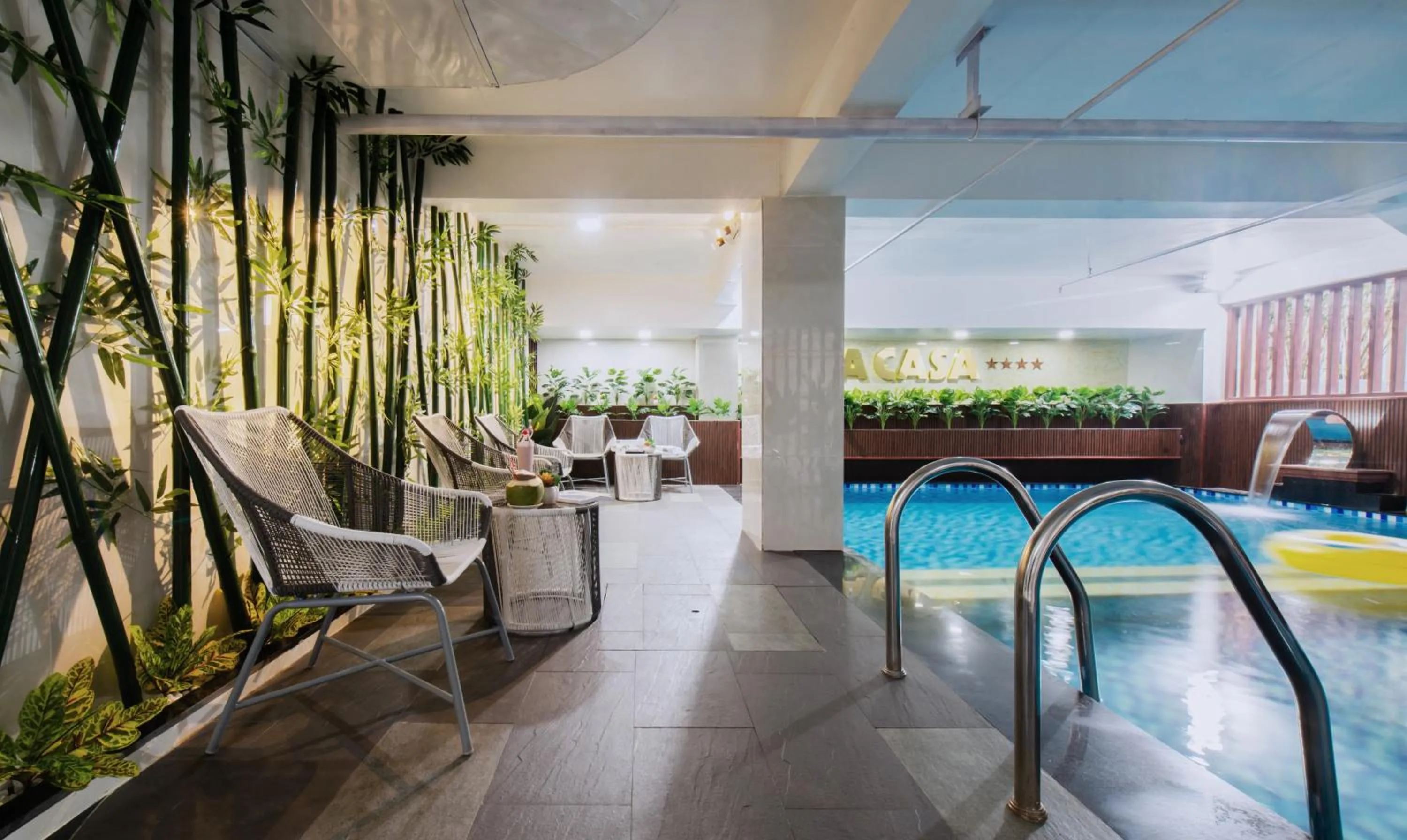 Swimming pool in La Casa Hotel Nha Trang