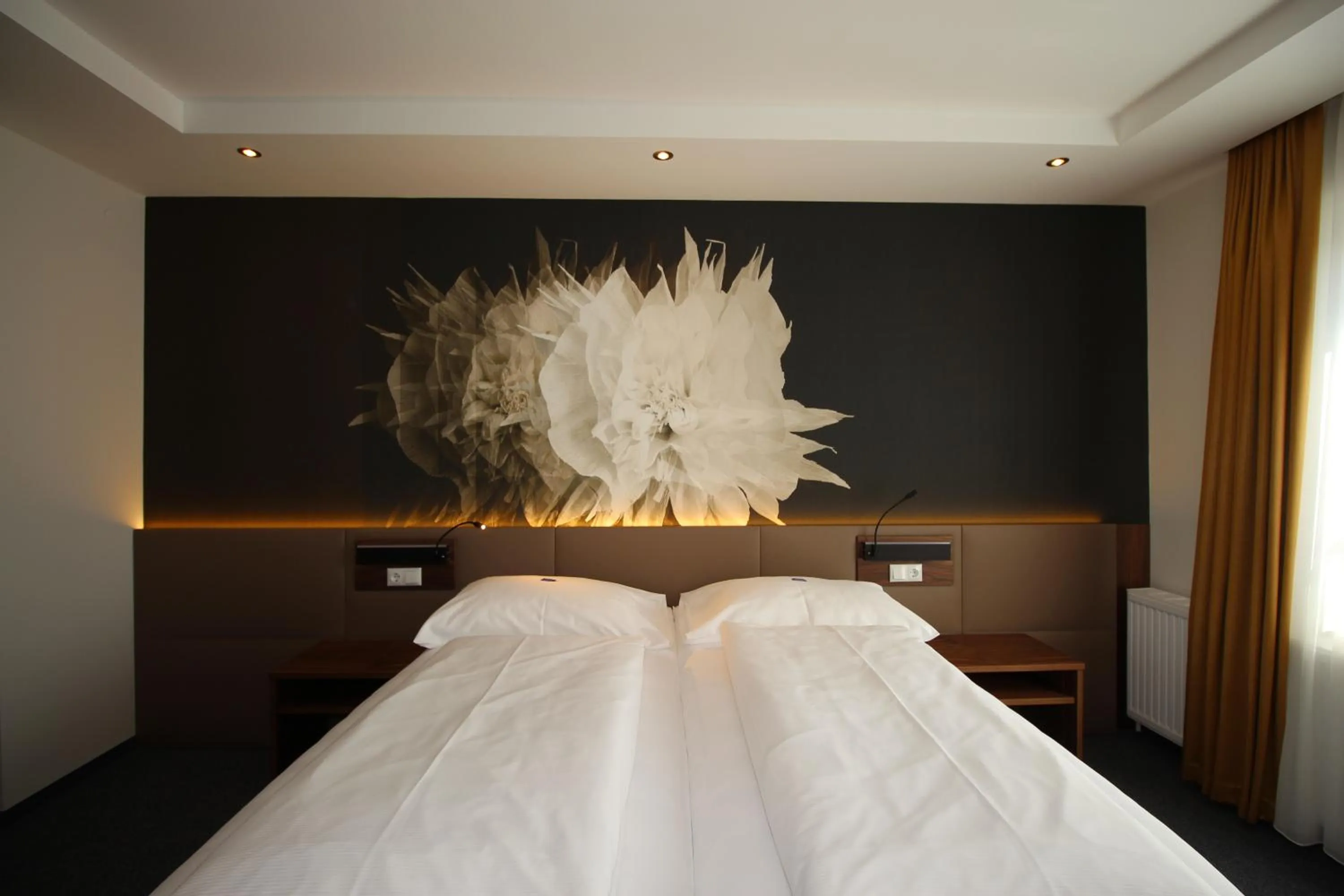 Bedroom, Bed in Hotel Blumauer