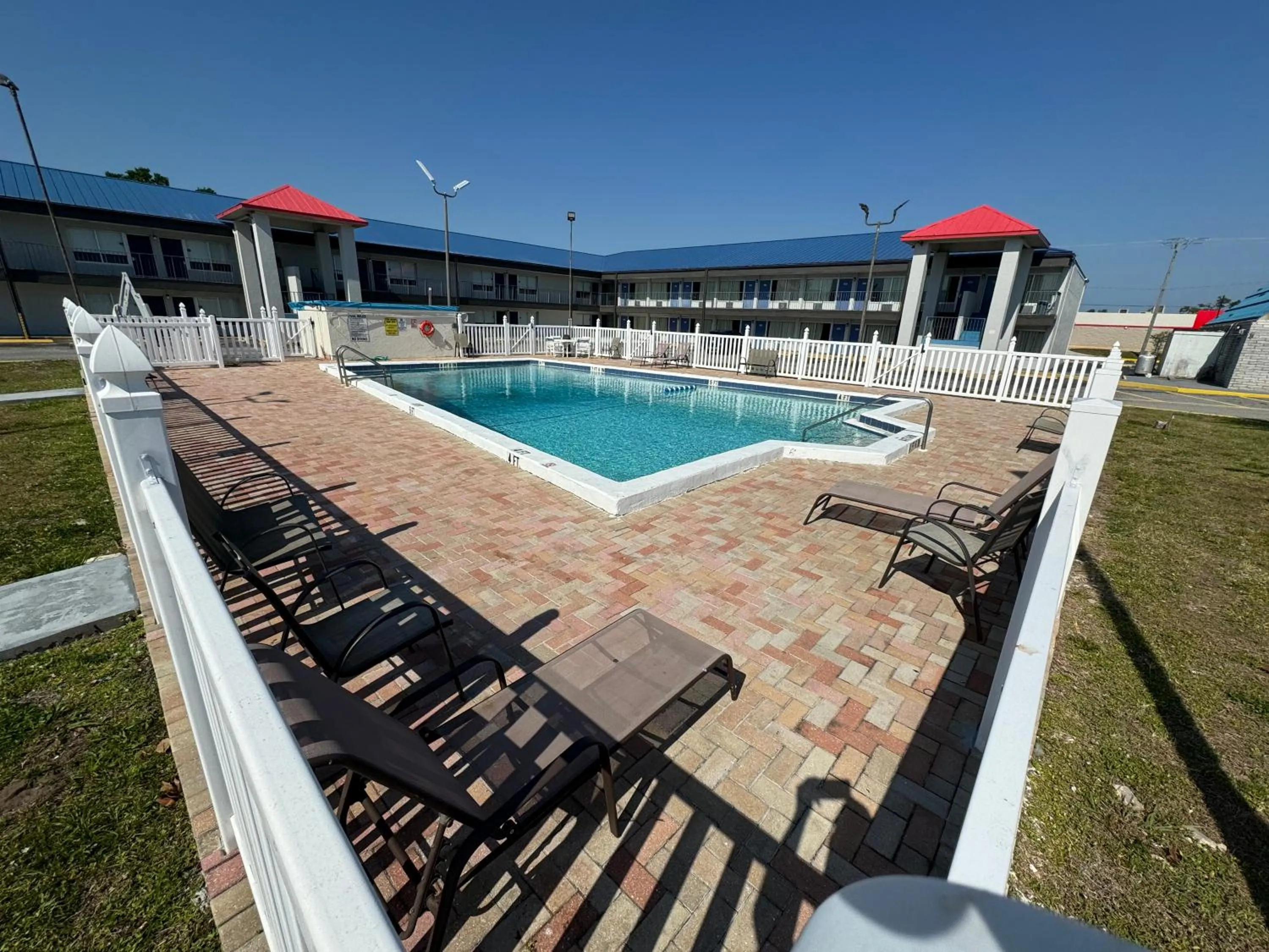 Swimming pool in Studio 6-Englewood, FL