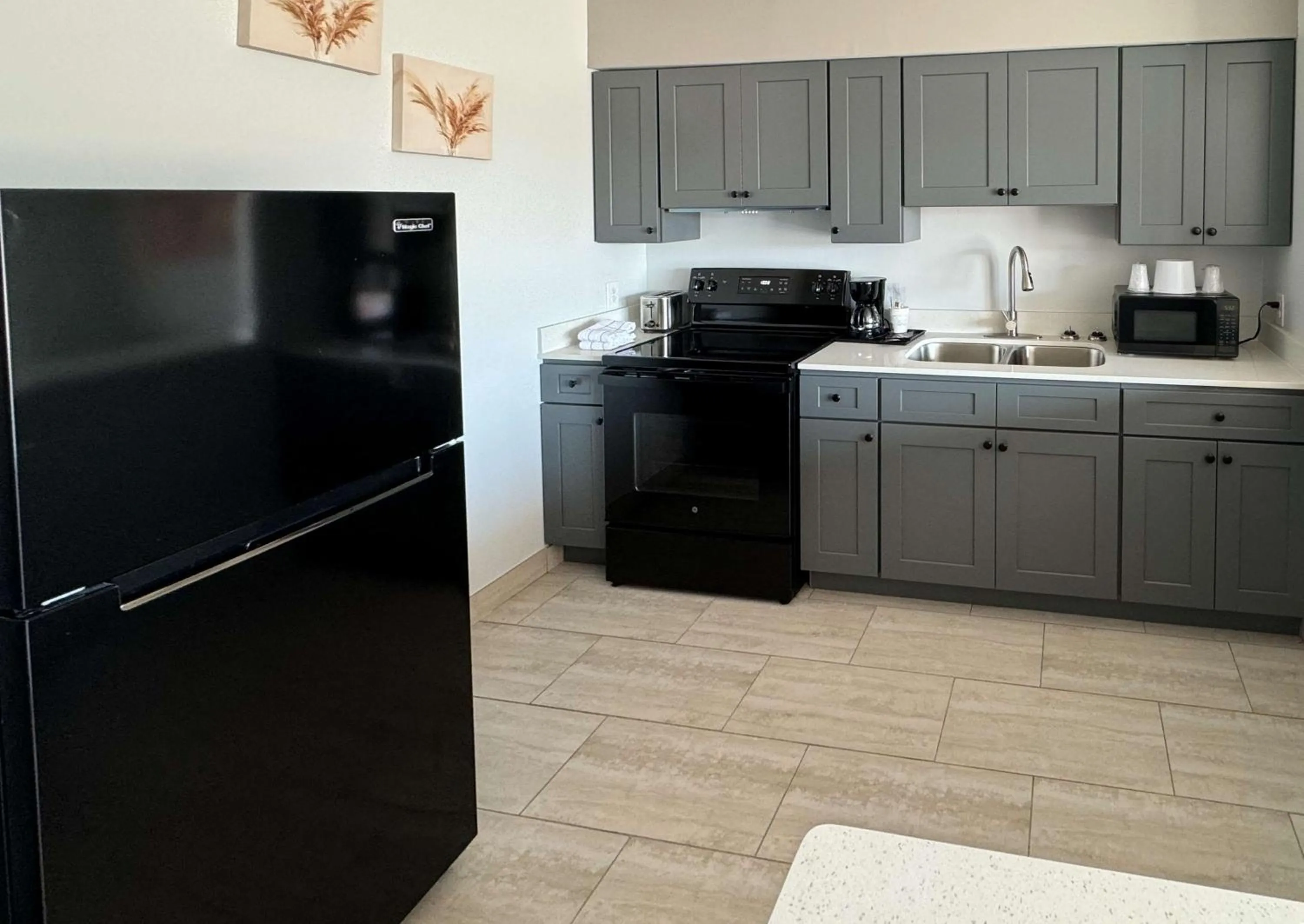 Kitchen or kitchenette in Studio 6-Englewood, FL