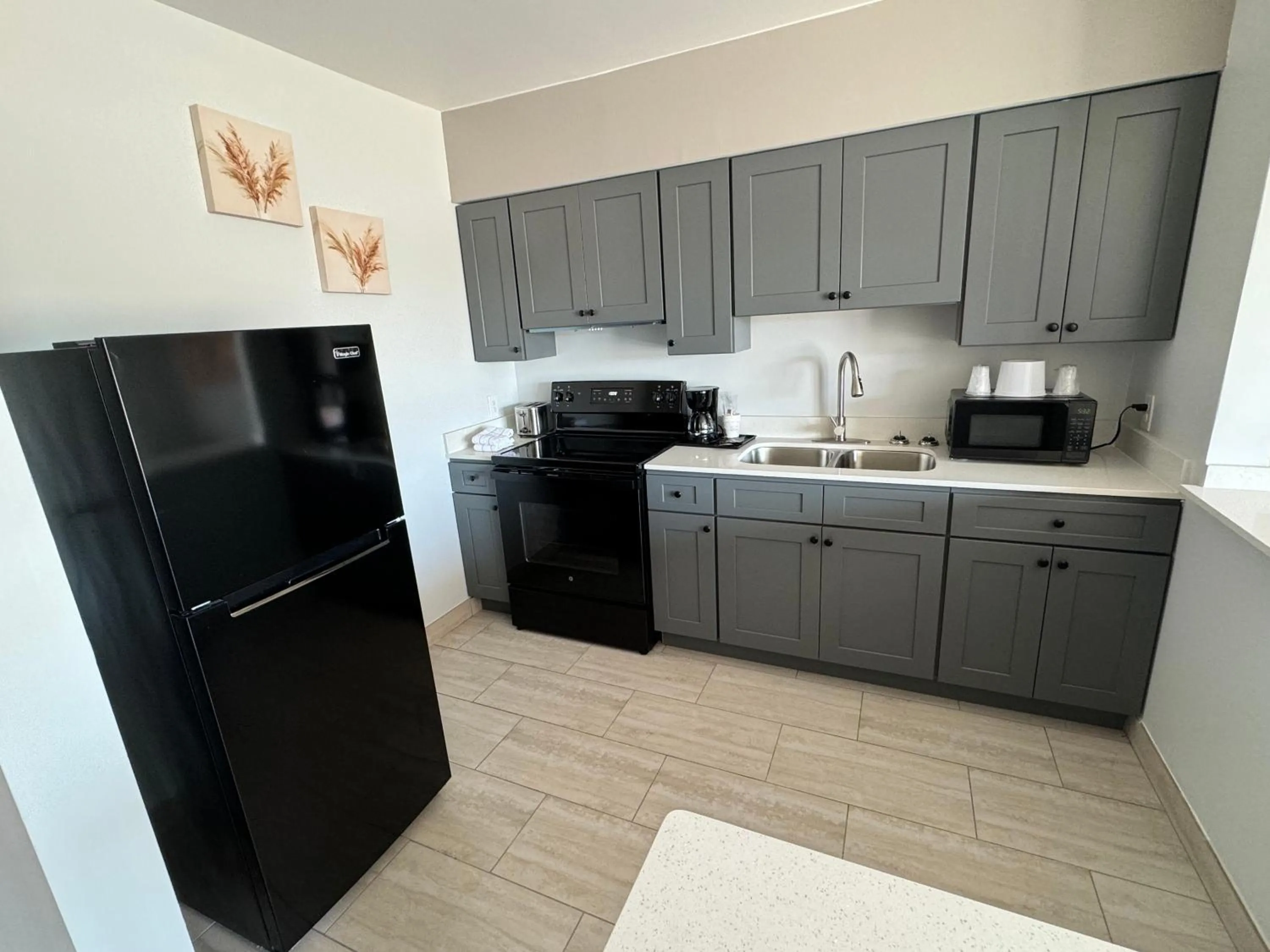 Kitchen or kitchenette in Studio 6-Englewood, FL