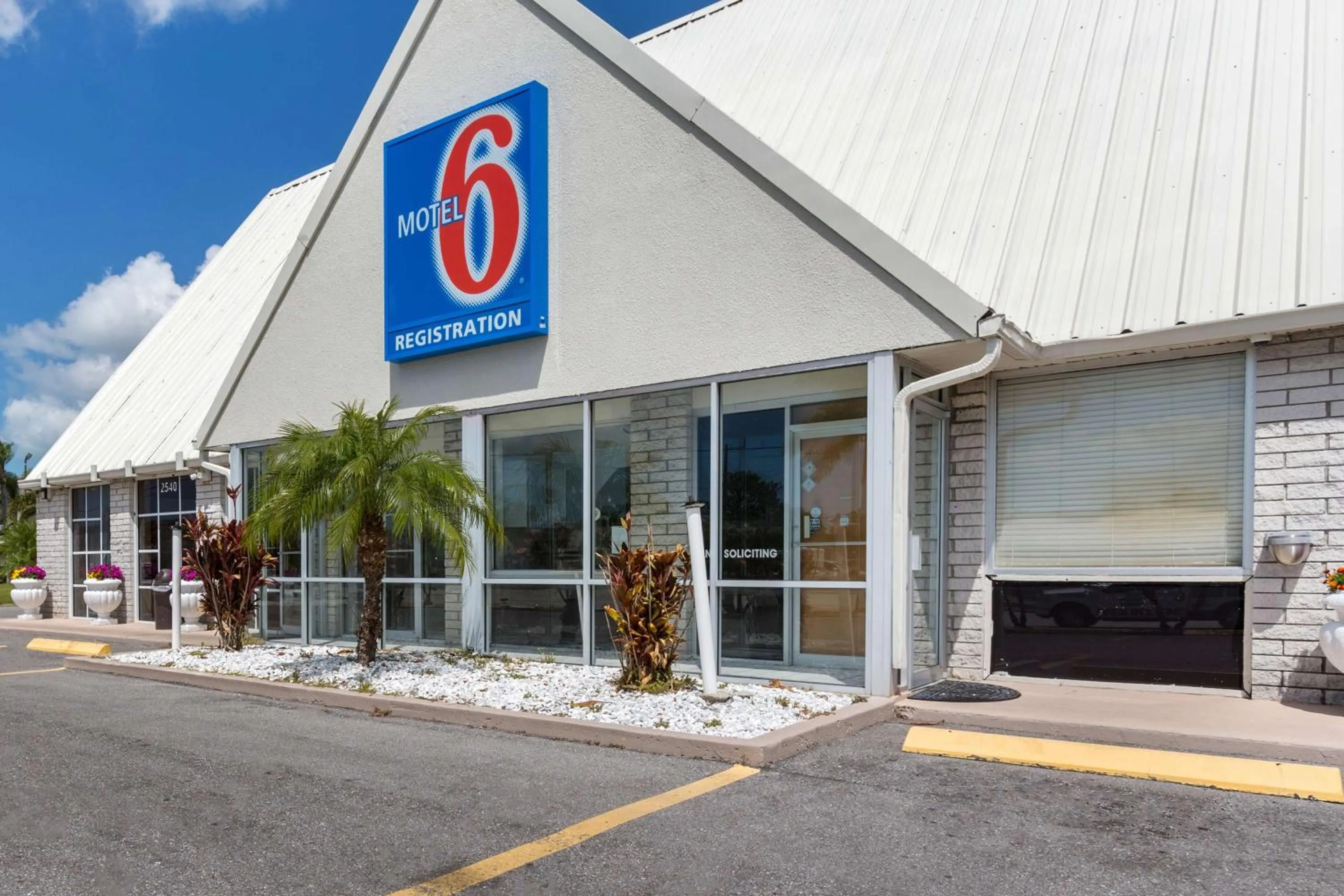 Property building in Studio 6-Englewood, FL