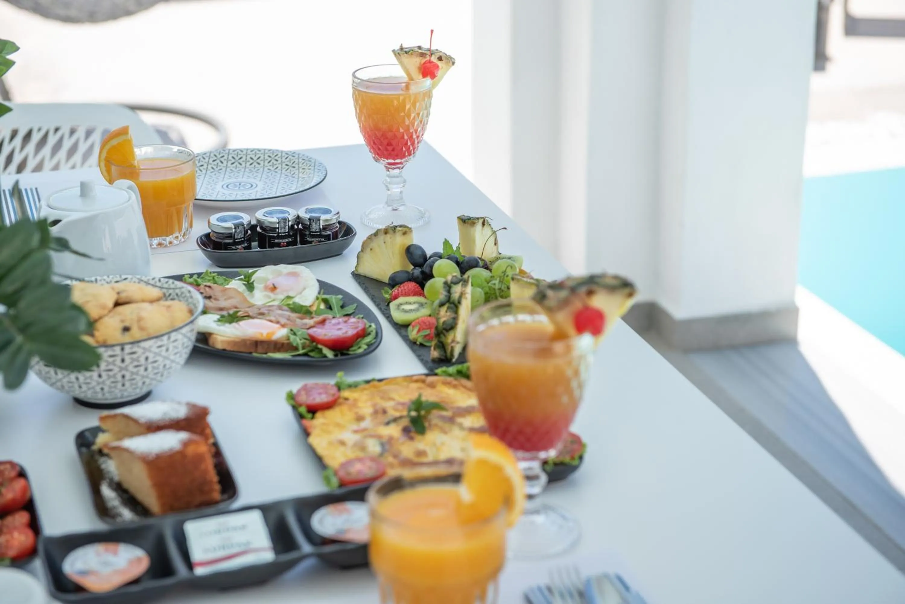 White Harmony Suites