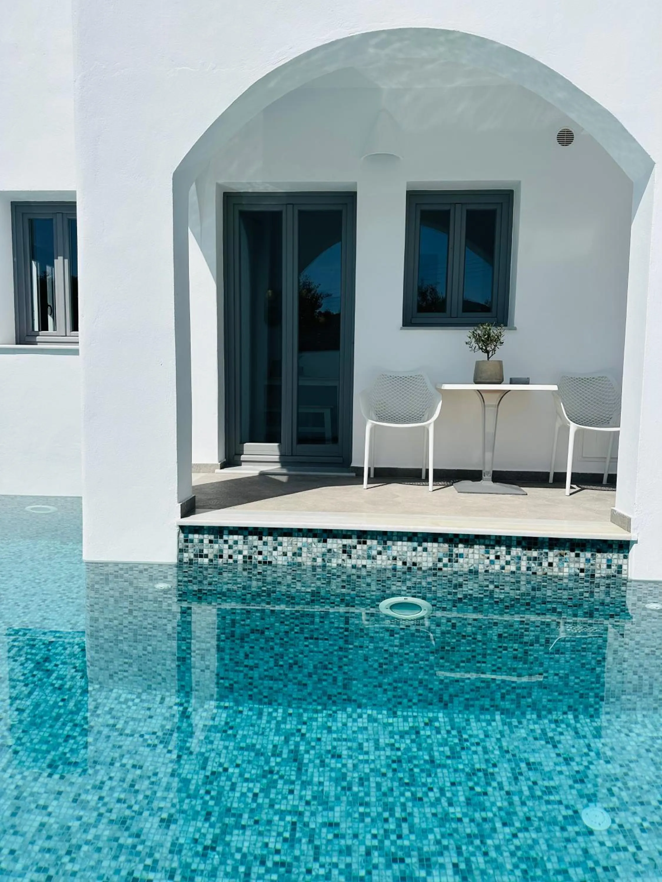 Swimming pool in White Harmony Suites