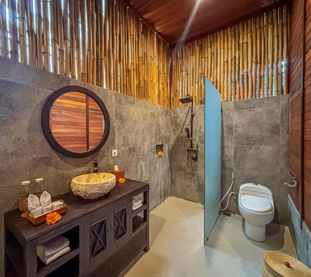 Toilet in Wadari Retreat Villa Ubud