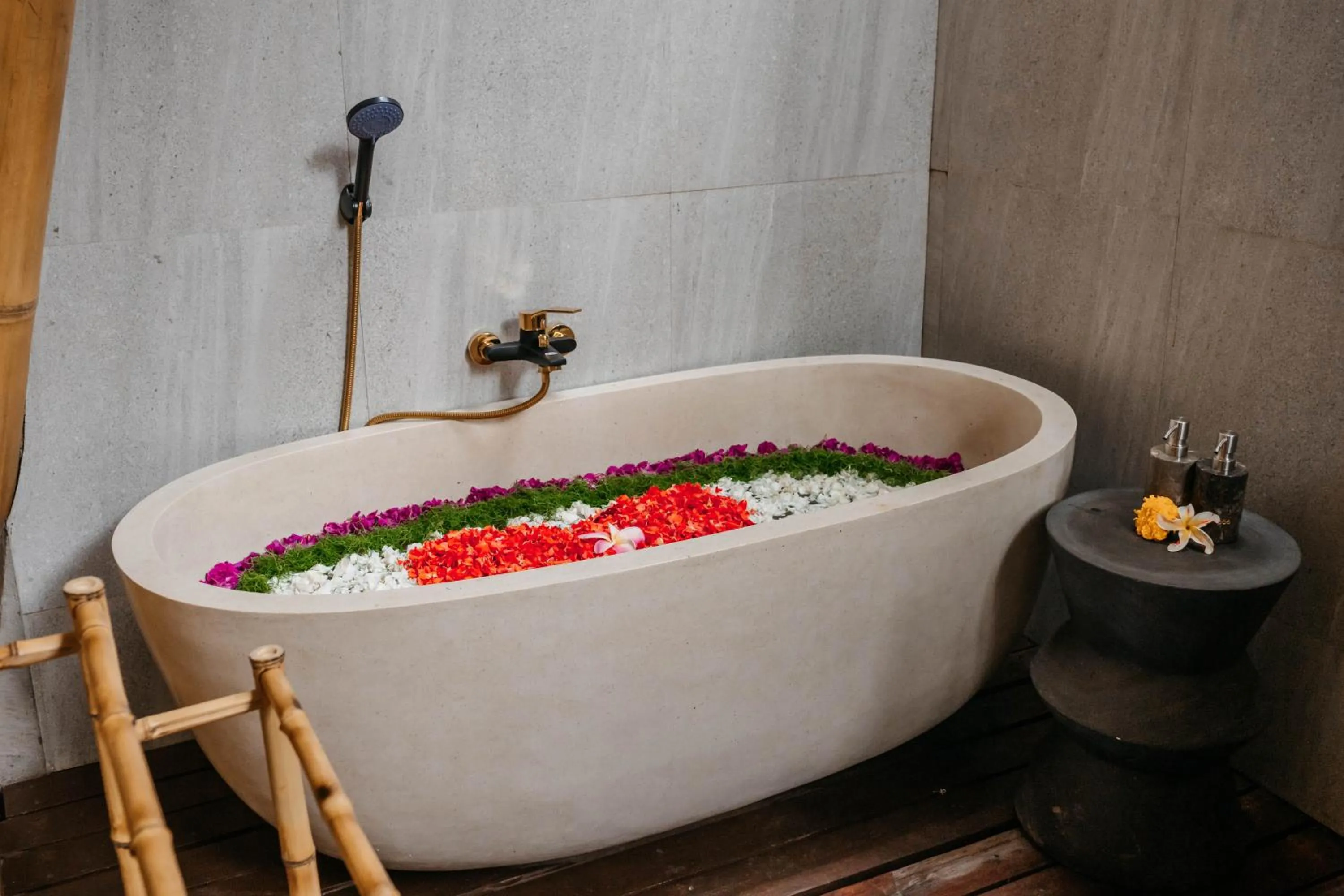 Bath in Wadari Retreat Villa Ubud