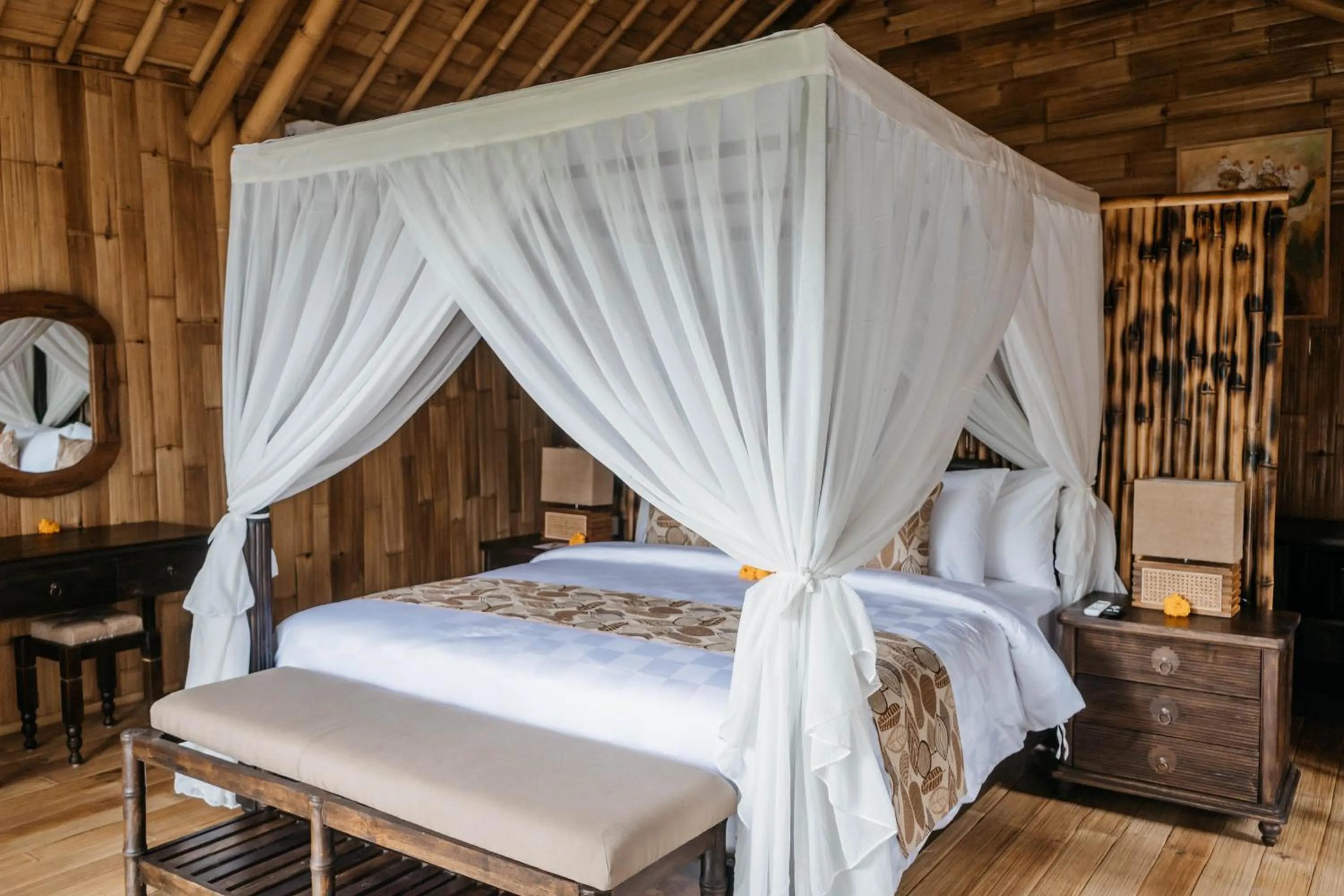 Bed in Wadari Retreat Villa Ubud