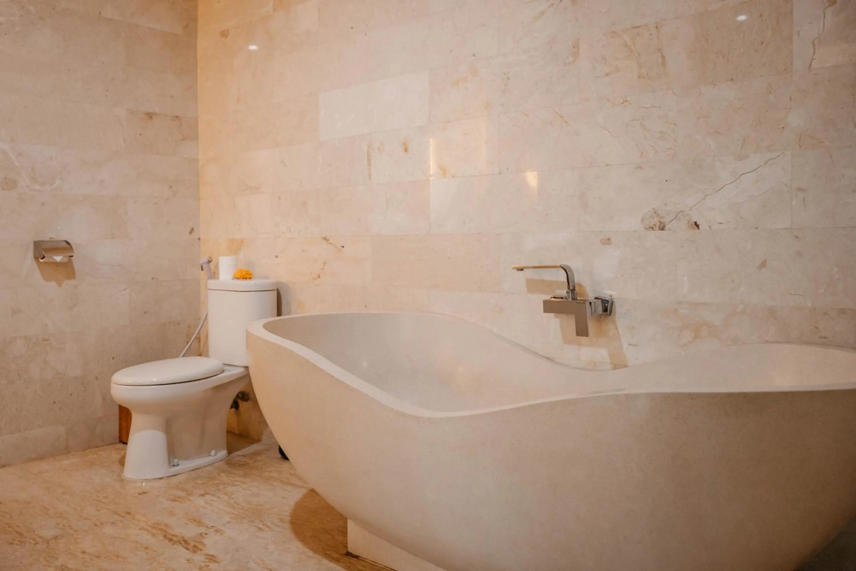 Bed in Wadari Retreat Villa Ubud