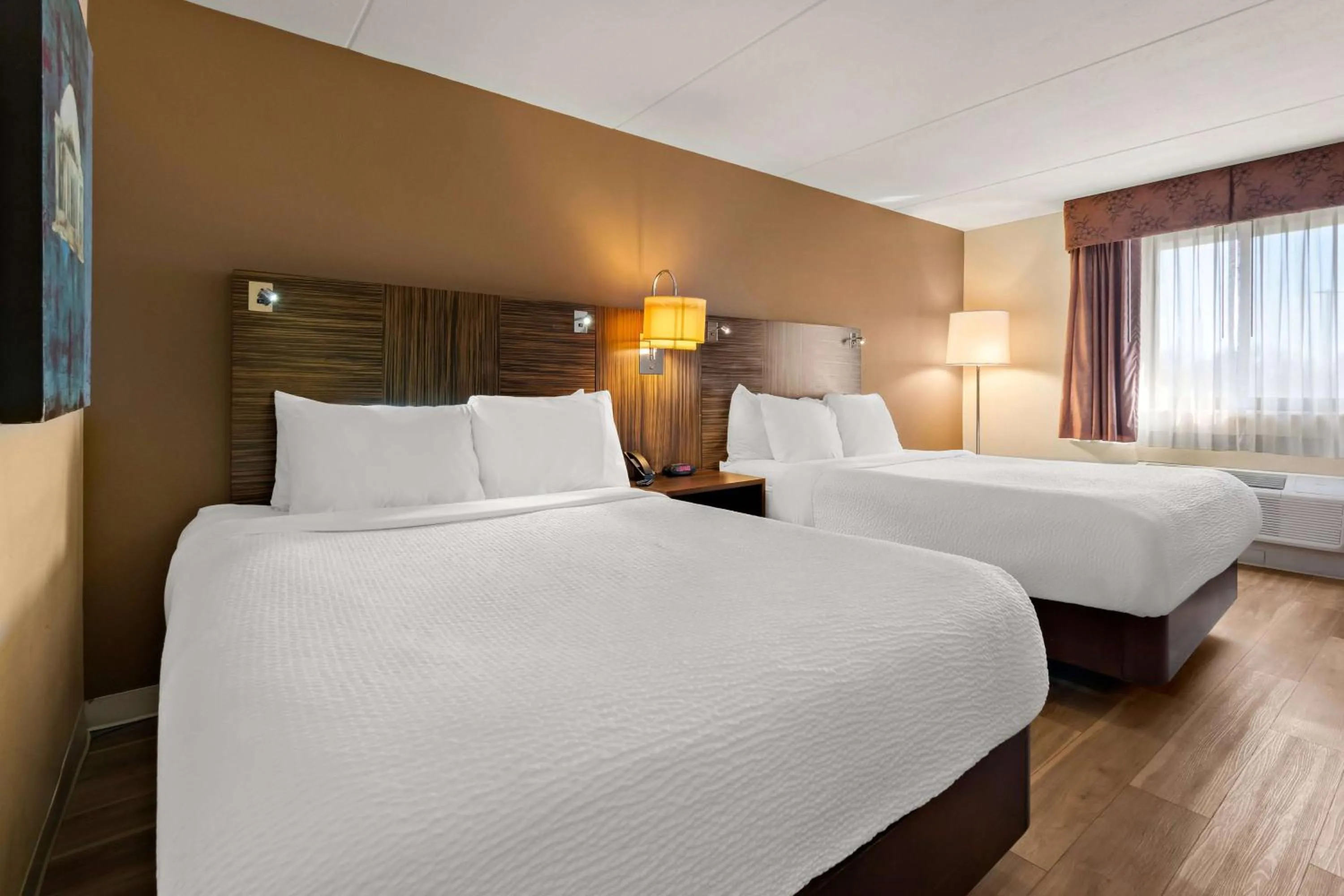 Photo of the whole room, Bed in Ramada by Wyndham Harrisburg/Hershey Area