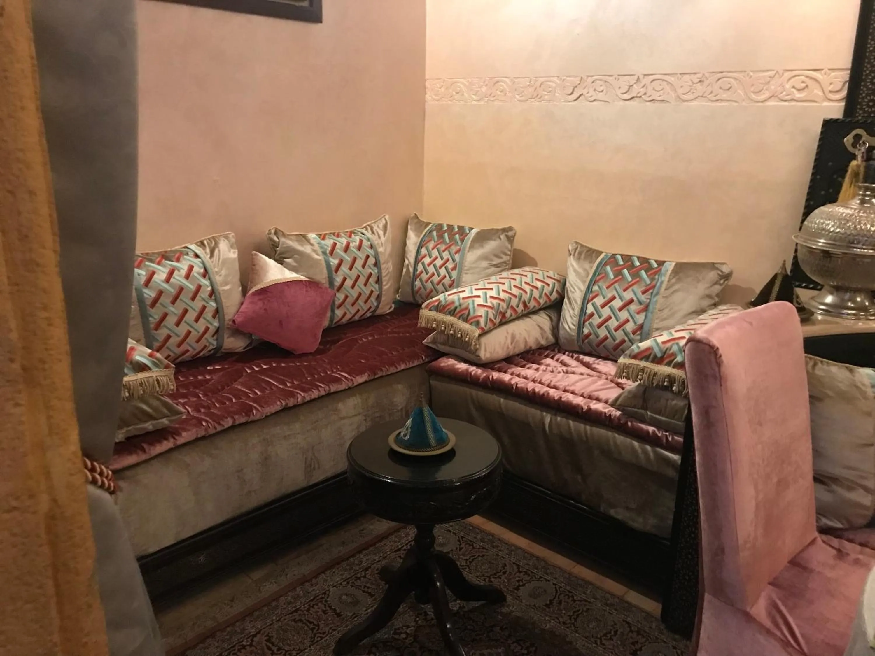 Seating area in Riad La Porte du Bouregreg