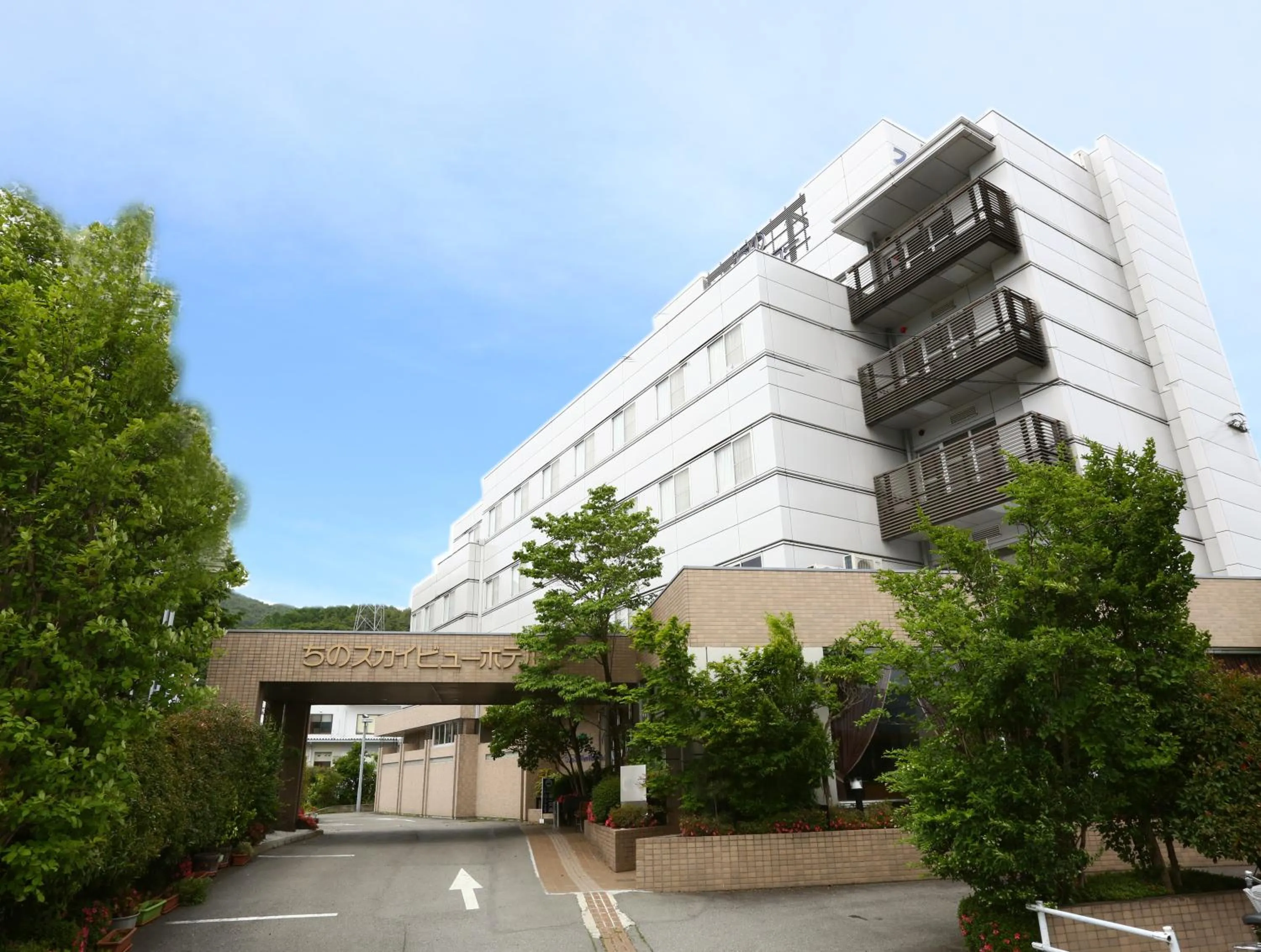 Facade/entrance in Chino Sky View Hotel